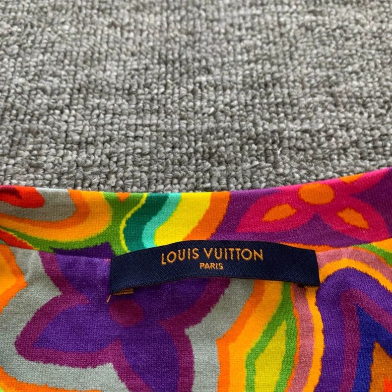 Louis Vuitton Louis Vuitton Colorful dissolved logo checkerboard short s Size US L / EU 52-54 / 3 - 6 Thumbnail