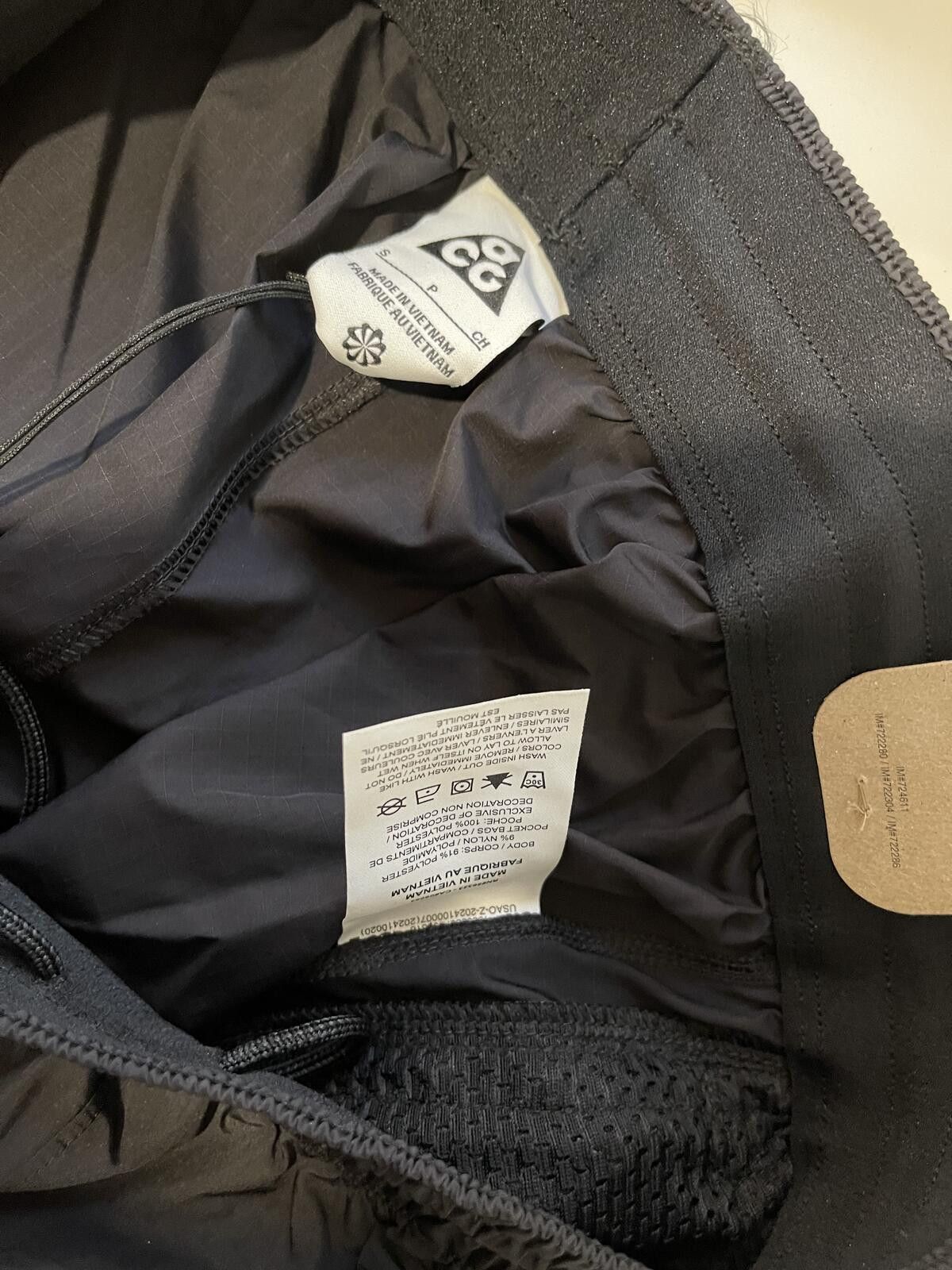 Nike Nike ACG Black Athletic Shorts with D-Ring Detail Size US 32 / EU 48 - 5 Thumbnail