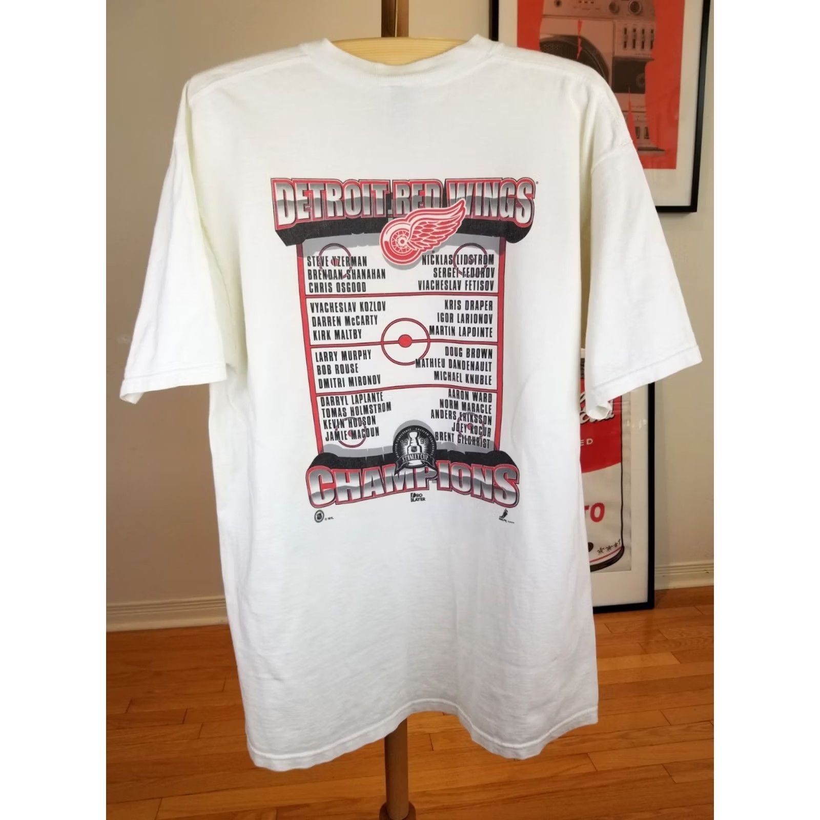 NHL VINTAGE 1998 DETROIT RED WINGS NHL CHAMPIONS PRO PLAYER WHITE T-SHIRT XLARGE Men Size US XL / EU 56 / 4 - 6 Thumbnail