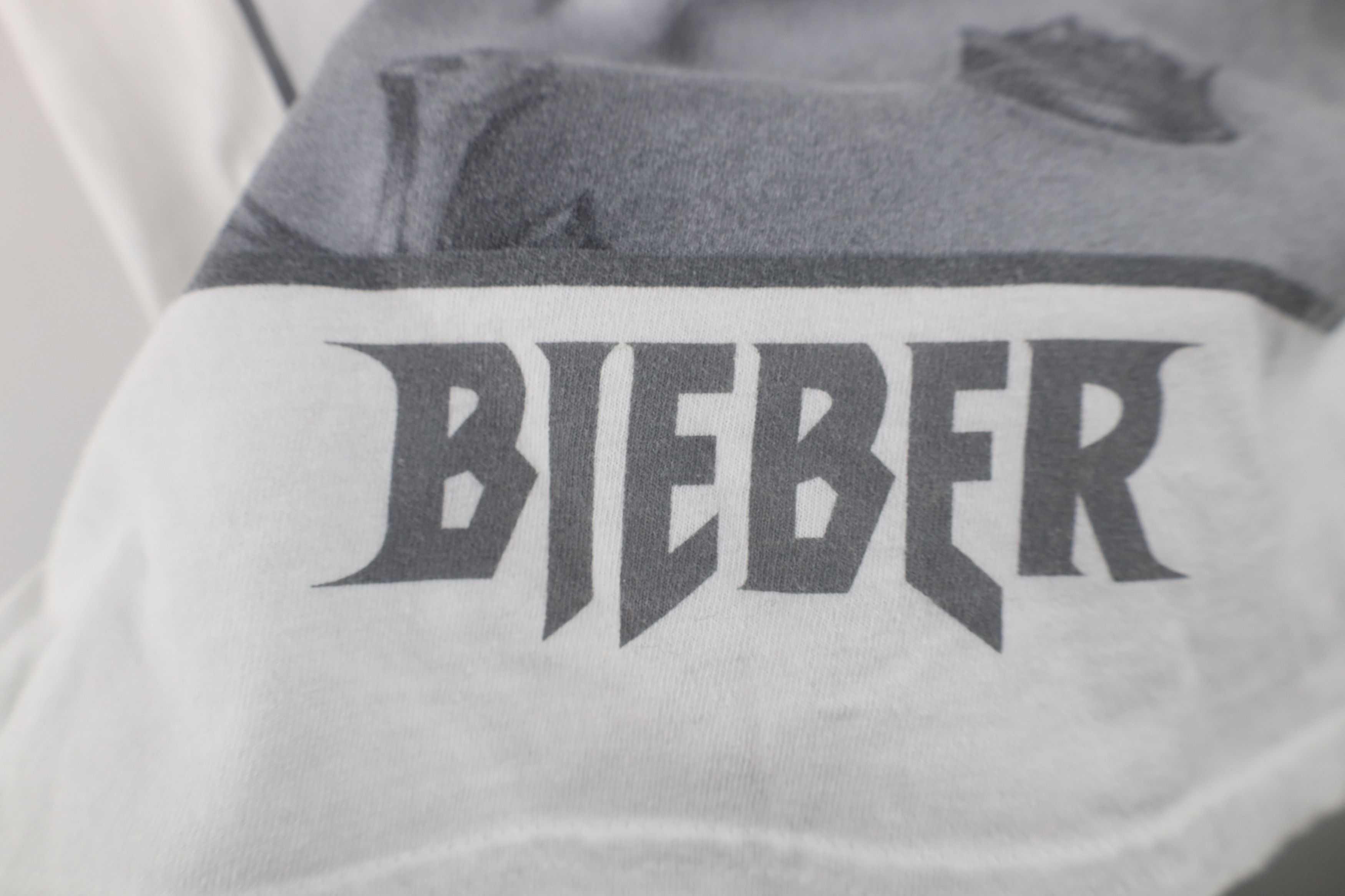 Vintage Streetwear Sorry Tour Justin Bieber Short Sleeve T-Shirt Size S / US 4 / IT 40 - 8 Thumbnail