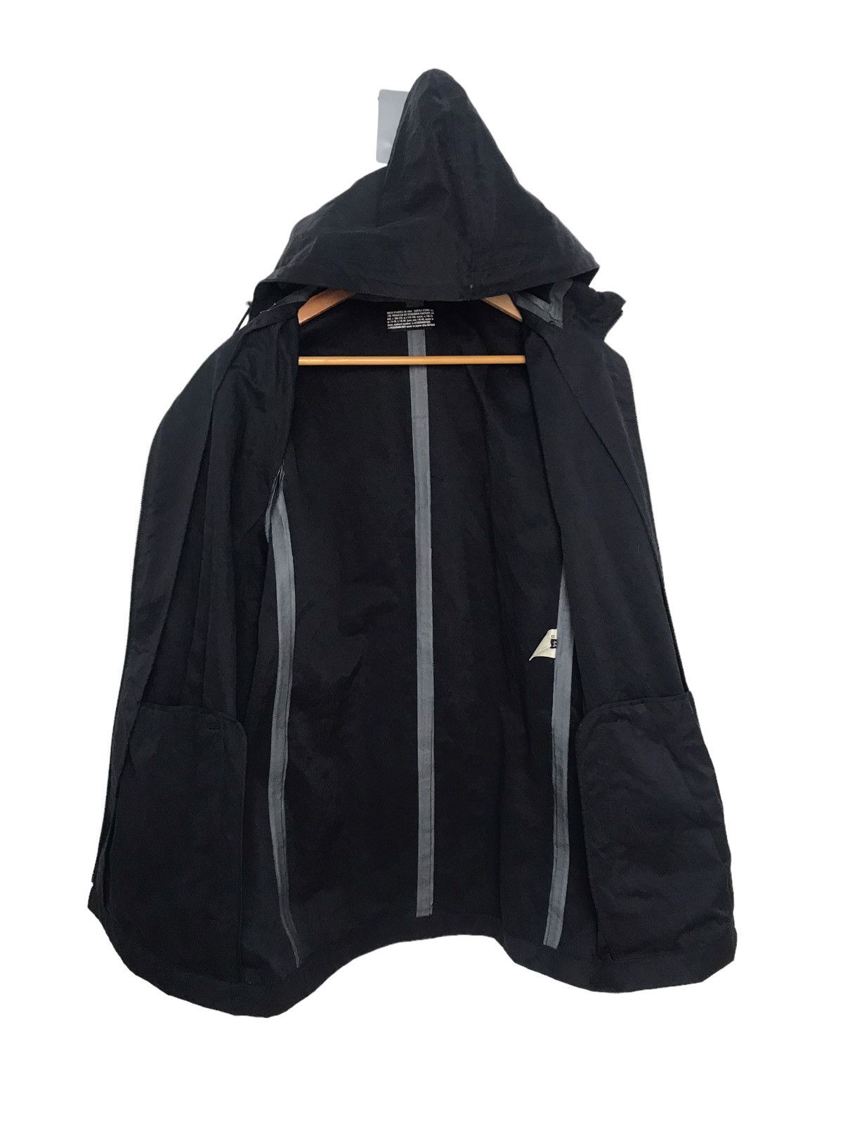 Japanese Brand Virus Hoodie Waterproof Jacket Size US M / EU 48-50 / 2 - 4 Thumbnail