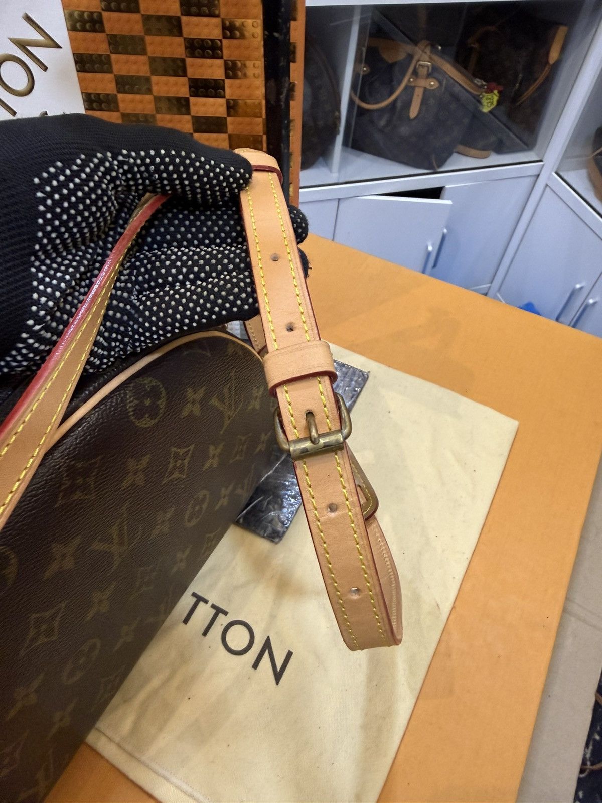 Louis Vuitton Blois -2144 Size ONE SIZE - 14 Thumbnail