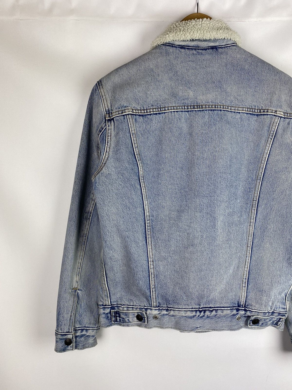 Levi's Levis Premium men’s Sherpa lined trucker jacket size S Size US S / EU 44-46 / 1 - 15 Thumbnail