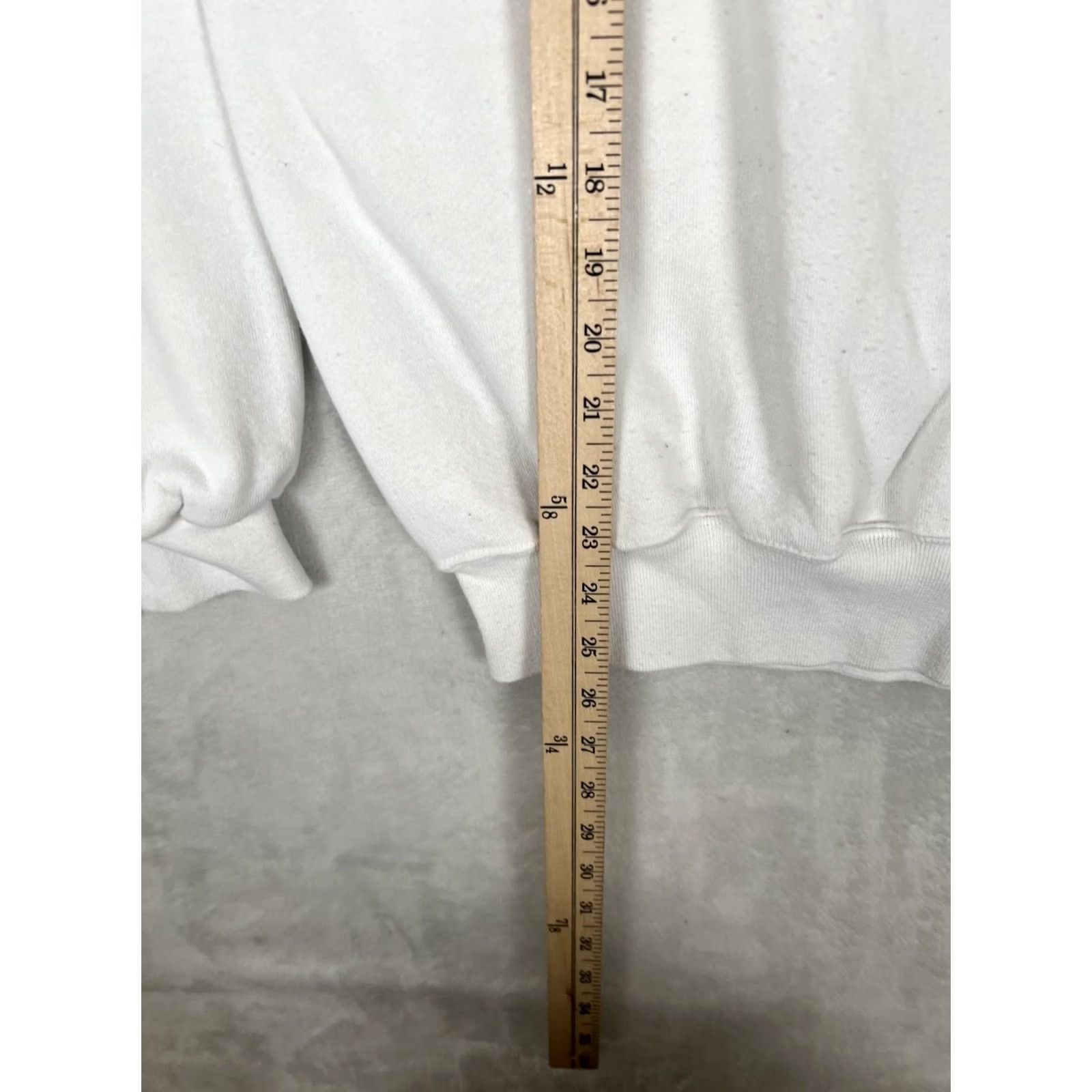 Russell Athletic VINTAGE Russell Athletic Sweatshirt Mens M White Fleece Pullover Crew Neck 90s Mexico Made Size US M / EU 48-50 / 2 - 7 Thumbnail