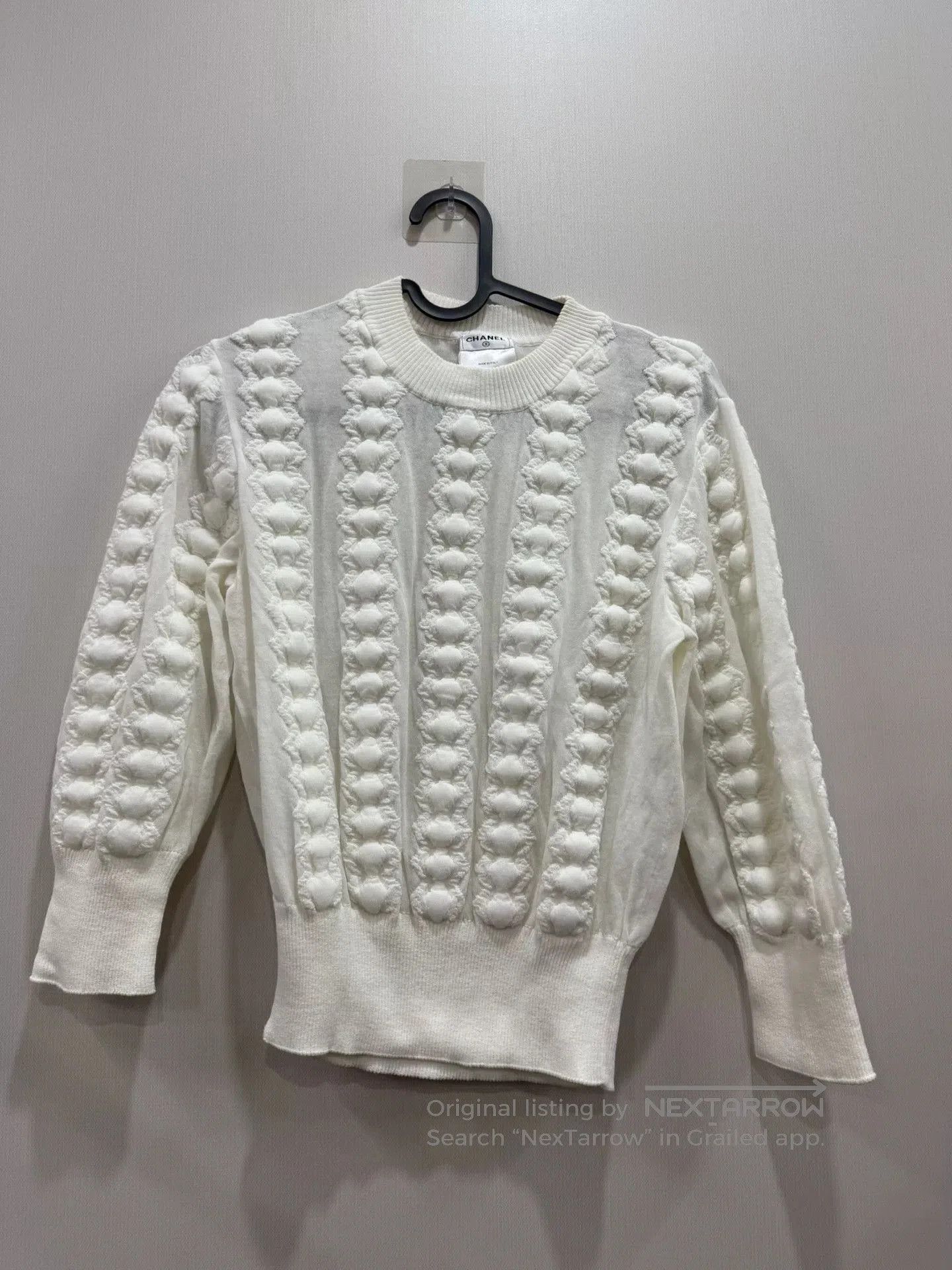Chanel Chanel White Embossed Knit Top. Size XXS / US 00 / IT 34 - 1 Thumbnail