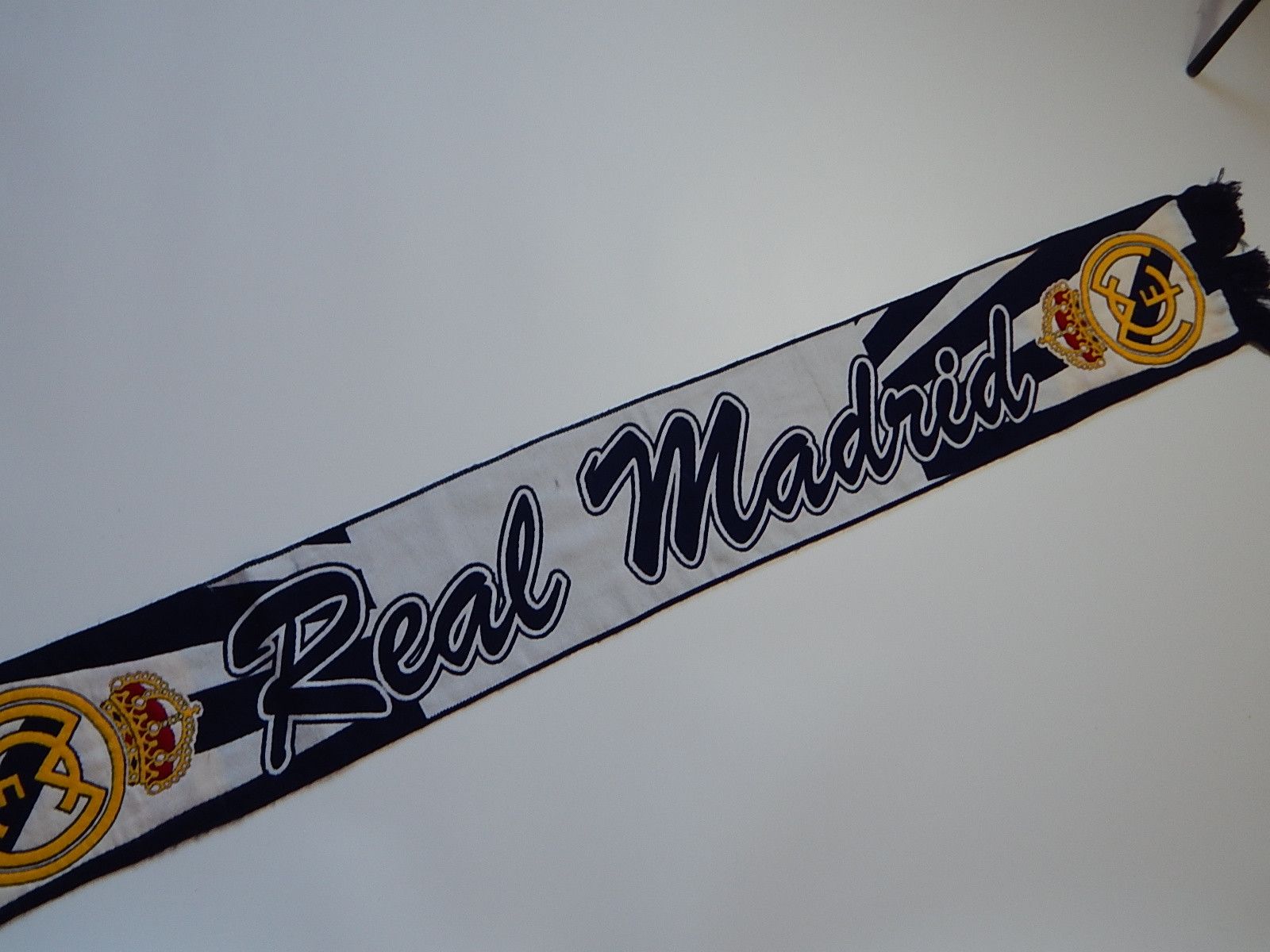 Vintage vintage 90s soccer football real madrid spain scarf Size ONE SIZE - 3 Thumbnail