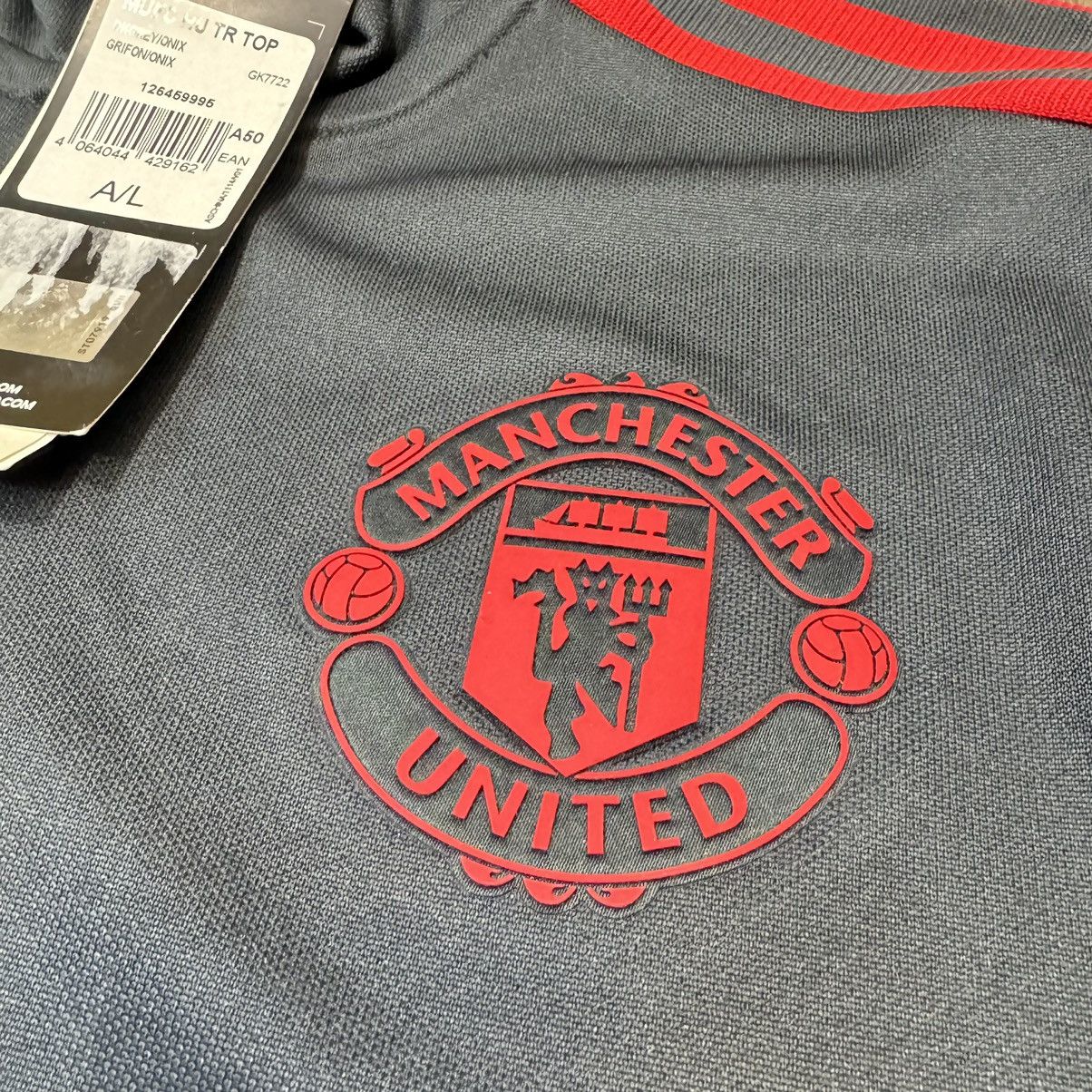Other Manchester United x Humanrace special edition sweater(Bnwt) Size US L / EU 52-54 / 3 - 4 Thumbnail