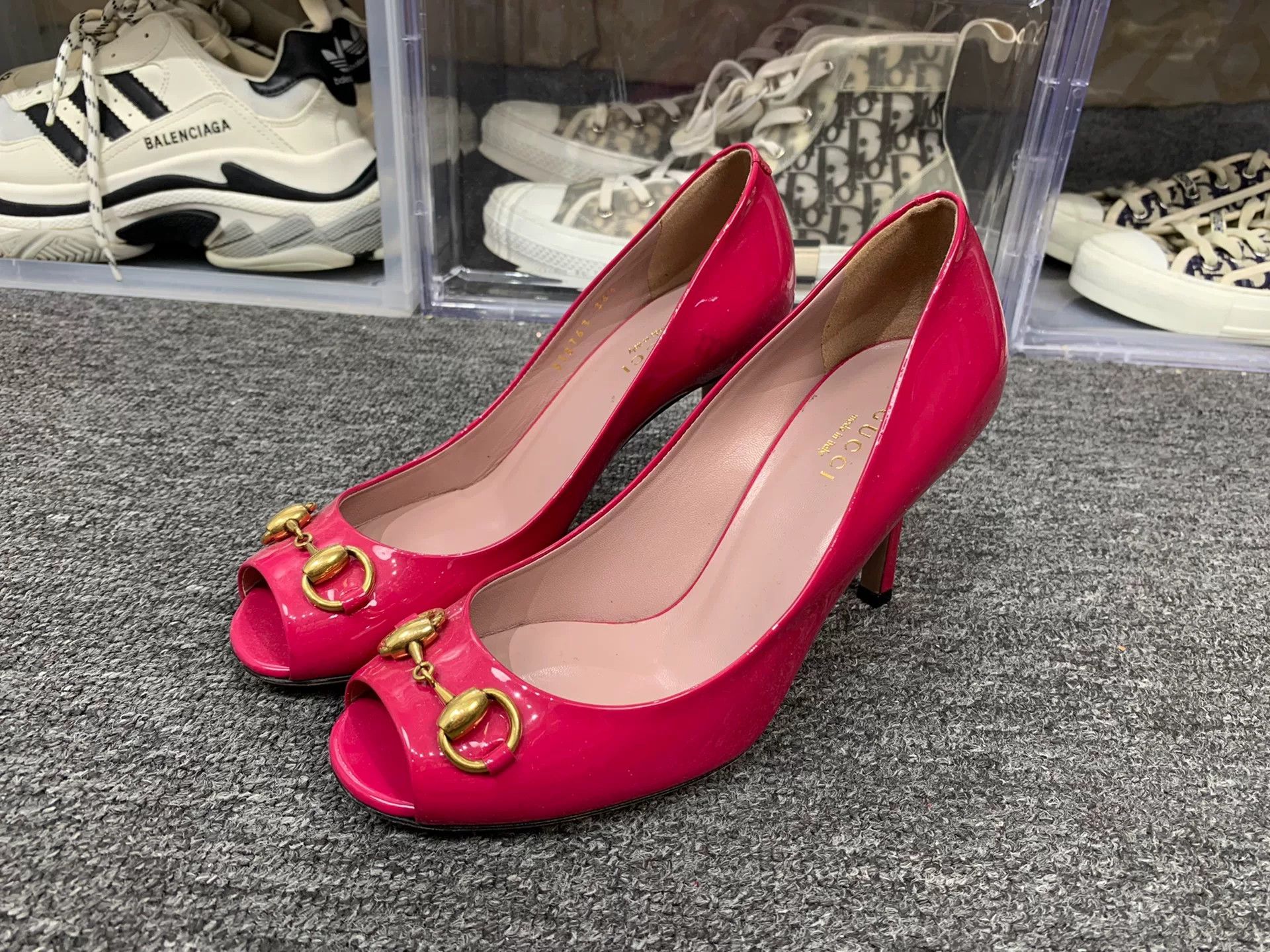 Gucci Gucci Lowtop Sneakers us_6 Women Size US 6 / IT 36 - 1 Thumbnail