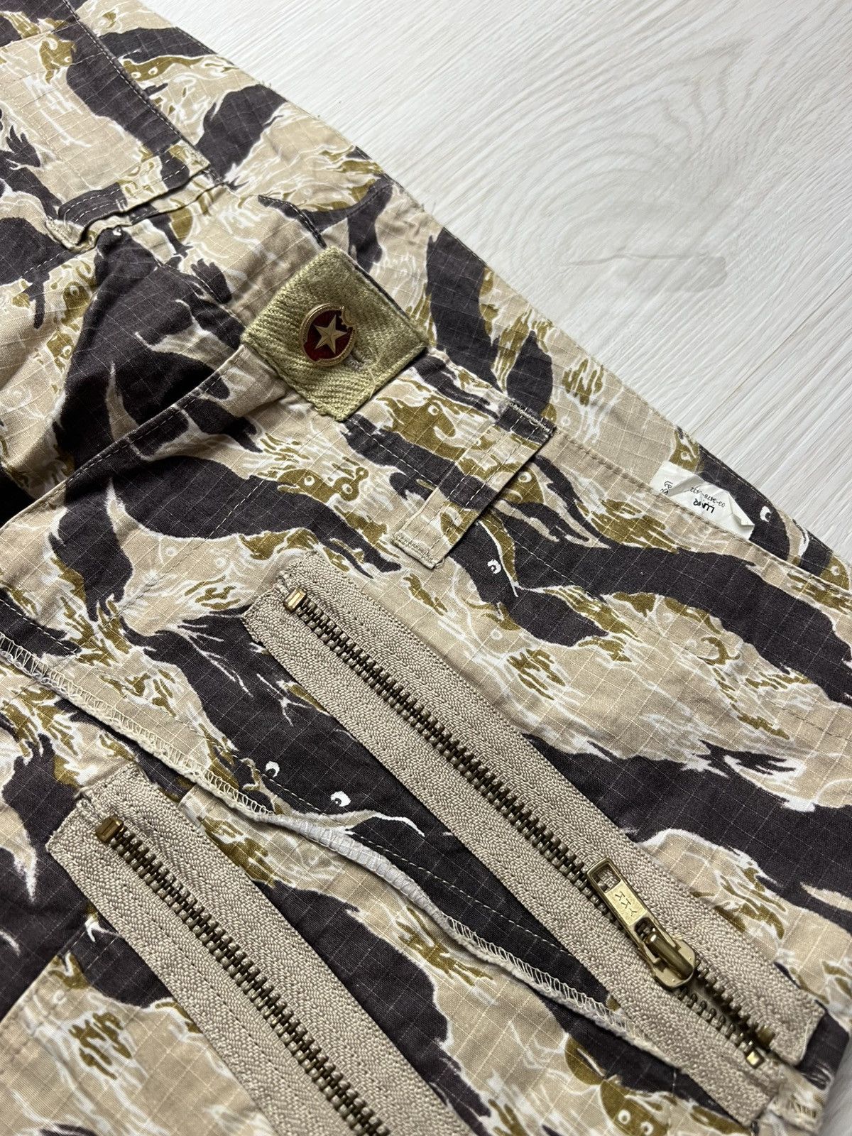 If Six Was Nine × Le Grande Bleu (L.G.B.) × NADA SS05 Nada Not Nada Rebirth To Tabura Rasa Tiger Stripe Camo Size US 34 / EU 50 - 5 Thumbnail
