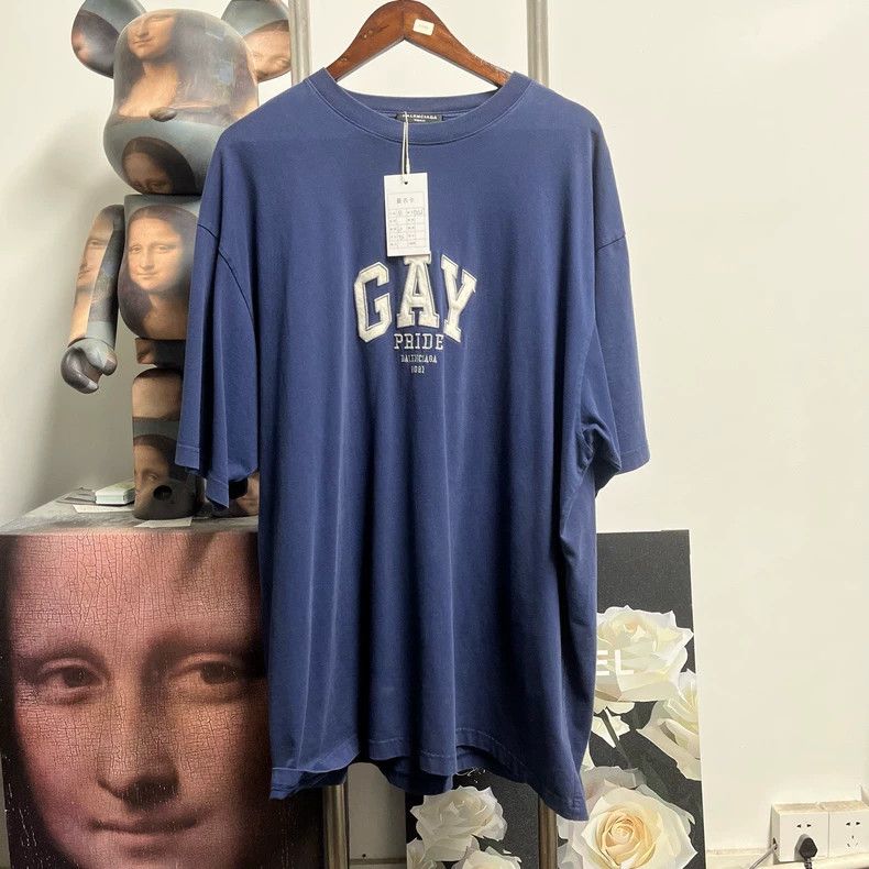 Balenciaga Balenciaga Gay Embroidered Short Sleeve Size US M / EU 48-50 / 2 - 1 Thumbnail