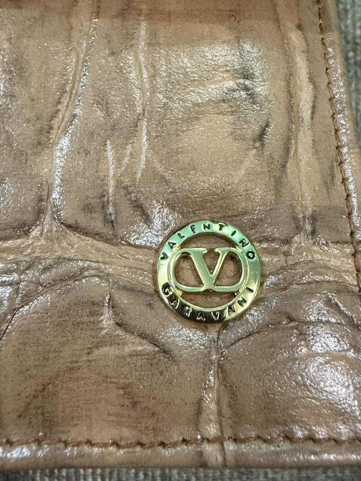Valentino RARE VALENTINO GARAVANI EMBOSSED CROC LEATHER CLUTCH BAG Size ONE SIZE - 17 Thumbnail