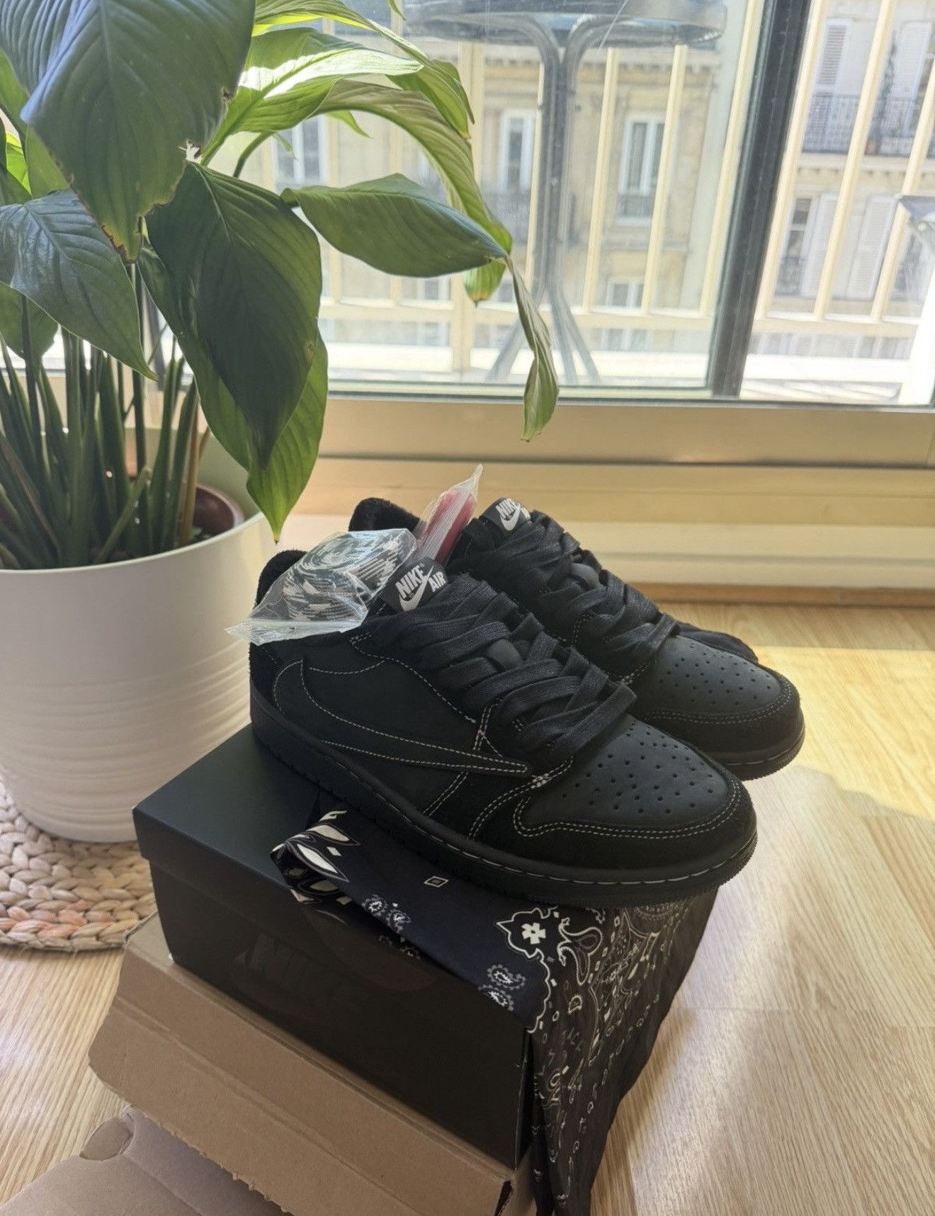 Nike × Travis Scott Jordan 1 Retro Low OG SP x Travis Scott "Black Phantom" Size US 7 / EU 40 - 12 Thumbnail