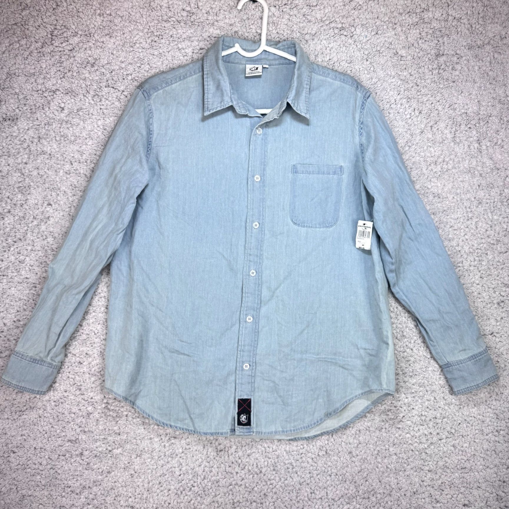 Vintage UNIVRS Felix The Cat Universal Studios Chambray long Sleeve Button Shirt M NWT Shirt Mens Chambray Felix The Cat 90s Cartoon Classic Button-Up Size US M / EU 48-50 / 2 - 4 Thumbnail