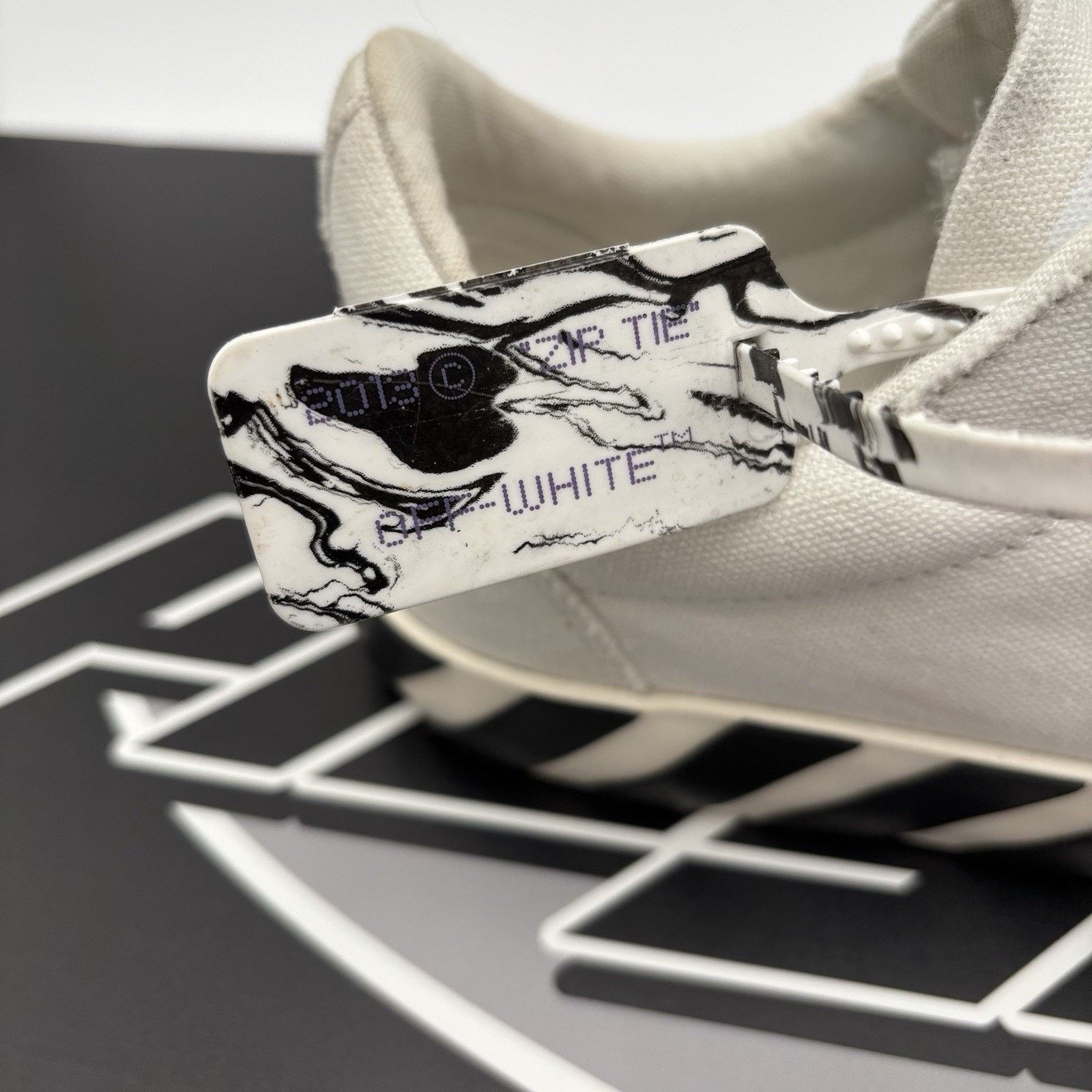 Off-White Off-White Vulc Sneaker ' White ' | GREAT CONDITION! Size US 7 / EU 40 - 3 Thumbnail