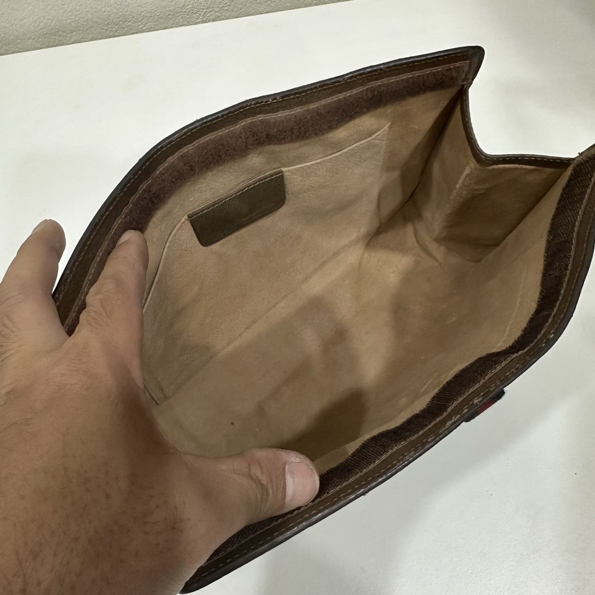 Gucci ‼️YES‼️ VINTAGE GUCCI GG SUPREME WEB POUCH CLUTCH BAG Size ONE SIZE - 8 Thumbnail