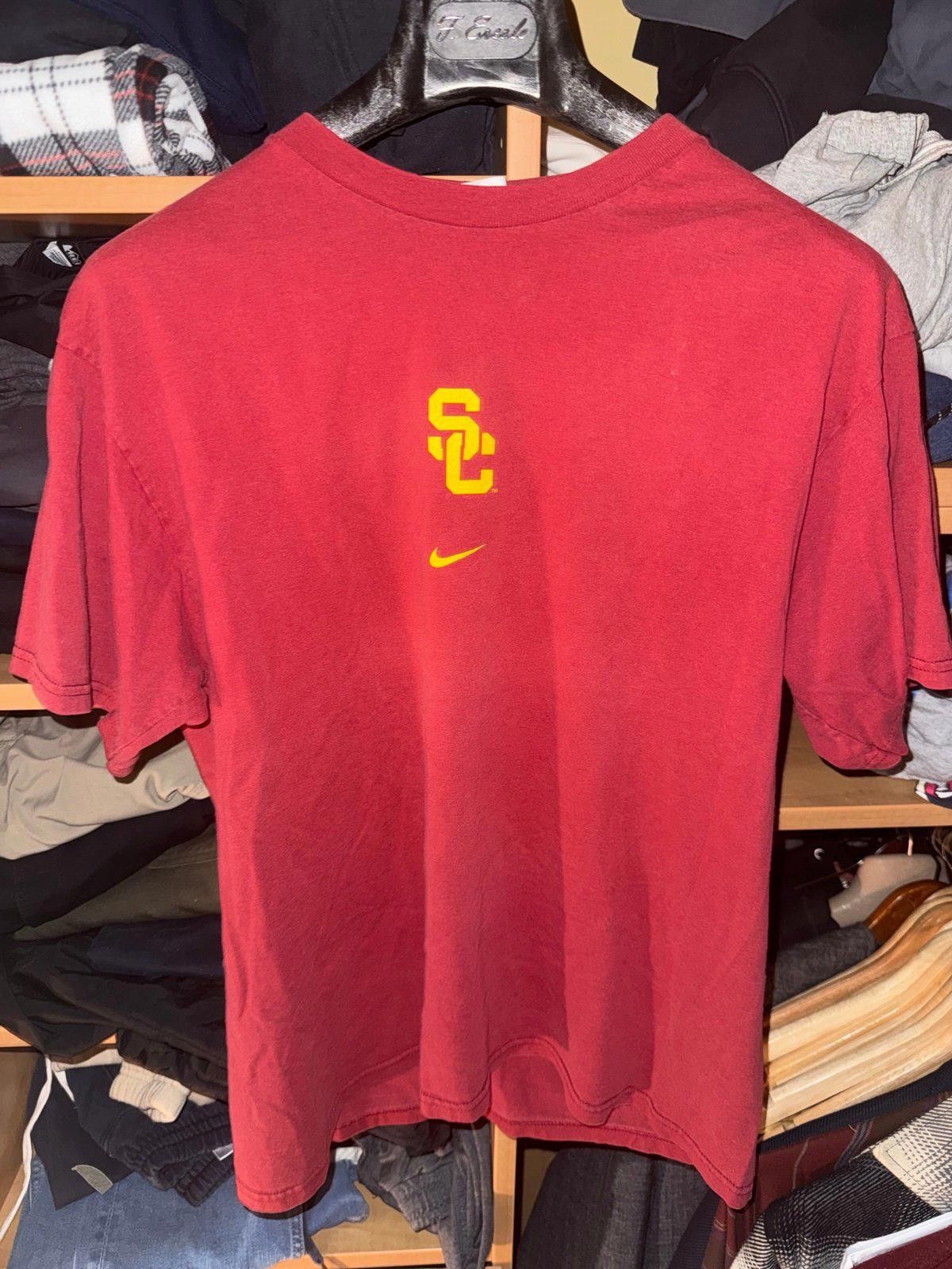 Nike Vintage Nike USC Trojans Center Swoosh Tee Shirt Rare Sz M Size US M / EU 48-50 / 2 - 2 Thumbnail