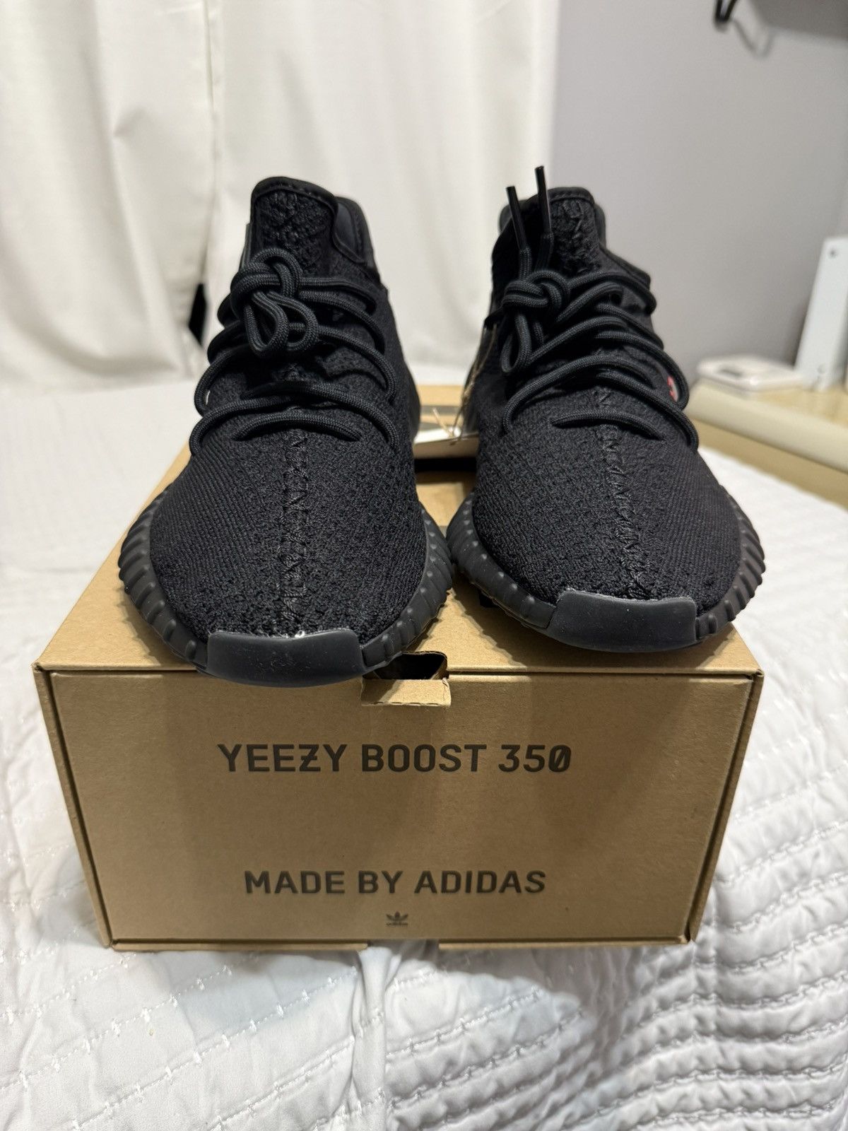 Adidas × Yeezy Yeezy Boost 350 v2 Size US 10 / EU 43 - 3 Thumbnail