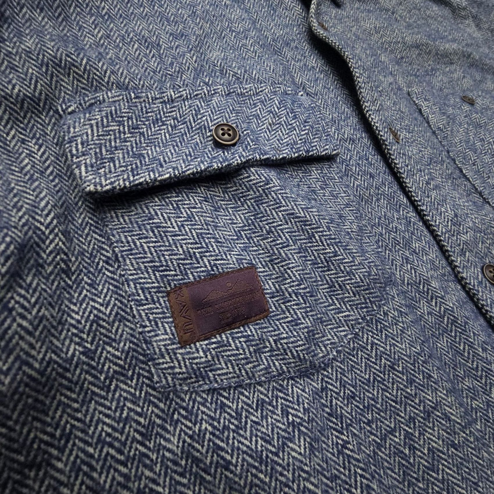 KAVU Kavu Long Sleeve Shirt Mens Medium Blue Flannel Outdoor Camp Cotton Herringbone Size US M / EU 48-50 / 2 - 5 Thumbnail
