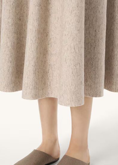 Loro Piana os11x0326 FAQ9448 Willow Skirt in Quinoa Cream Size 26" / US 2 / IT 38 - 3 Thumbnail