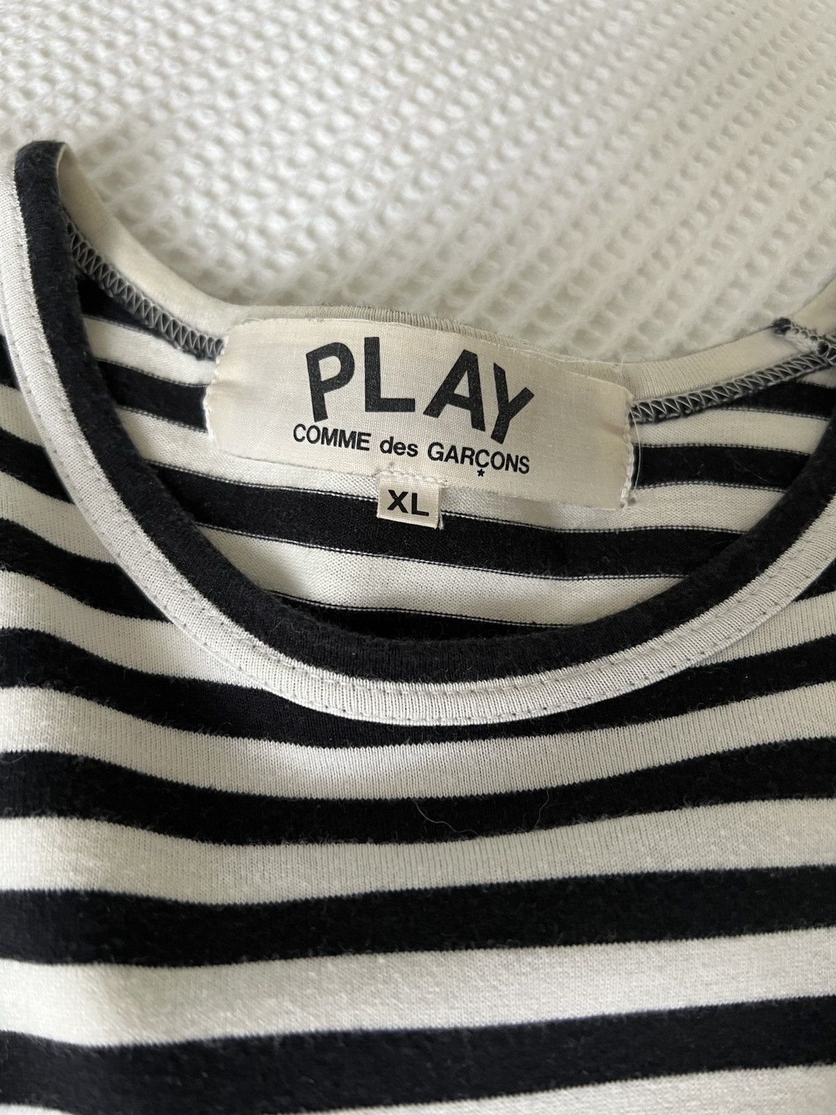 Comme des Garcons PLAY Comme Des Garçons long sleeve Size US XL / EU 56 / 4 - 2 Thumbnail