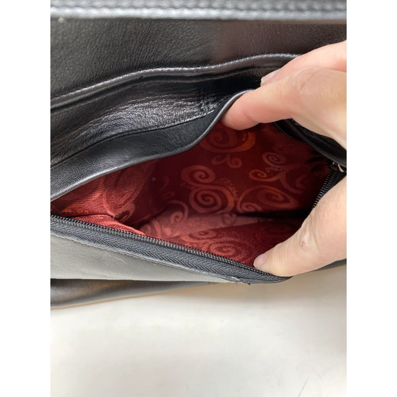 Brighton BRIGHTON Shoulder Bag Purse Black Croc Embossed Leather Silver Heart Charm Lining Red Size ONE SIZE - 6 Thumbnail