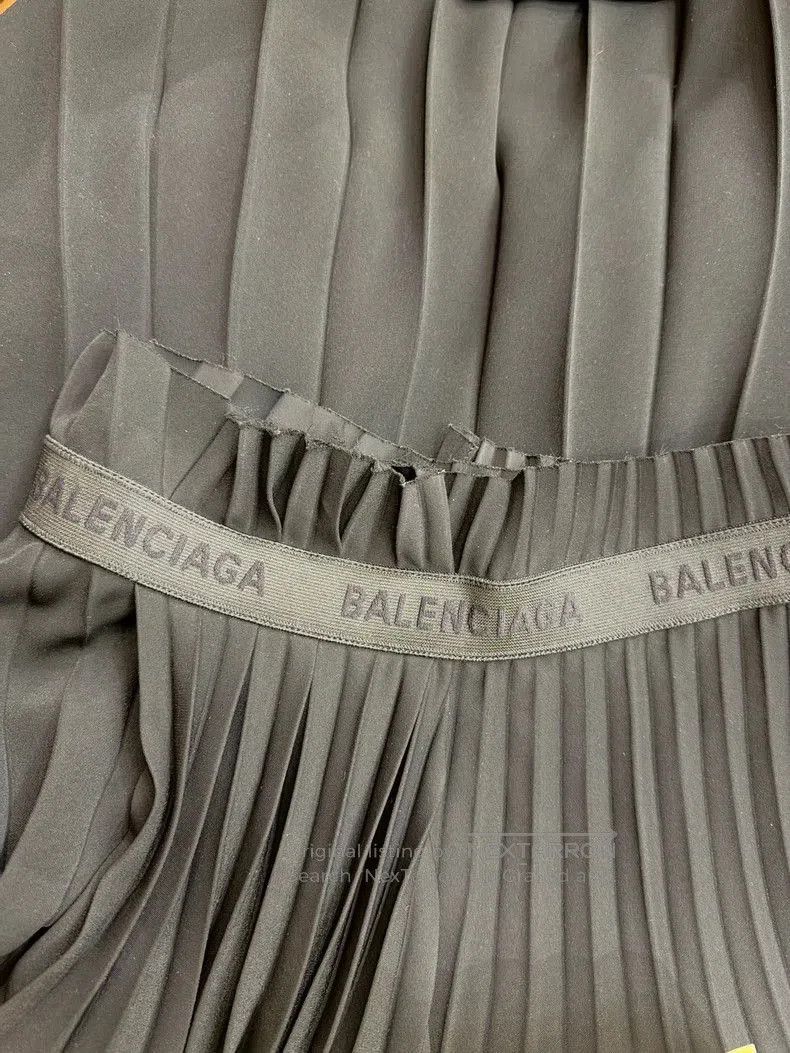 Balenciaga Balenciaga Black Pleated Asymmetric Skirt. Size US 36 / EU 52 - 3 Thumbnail