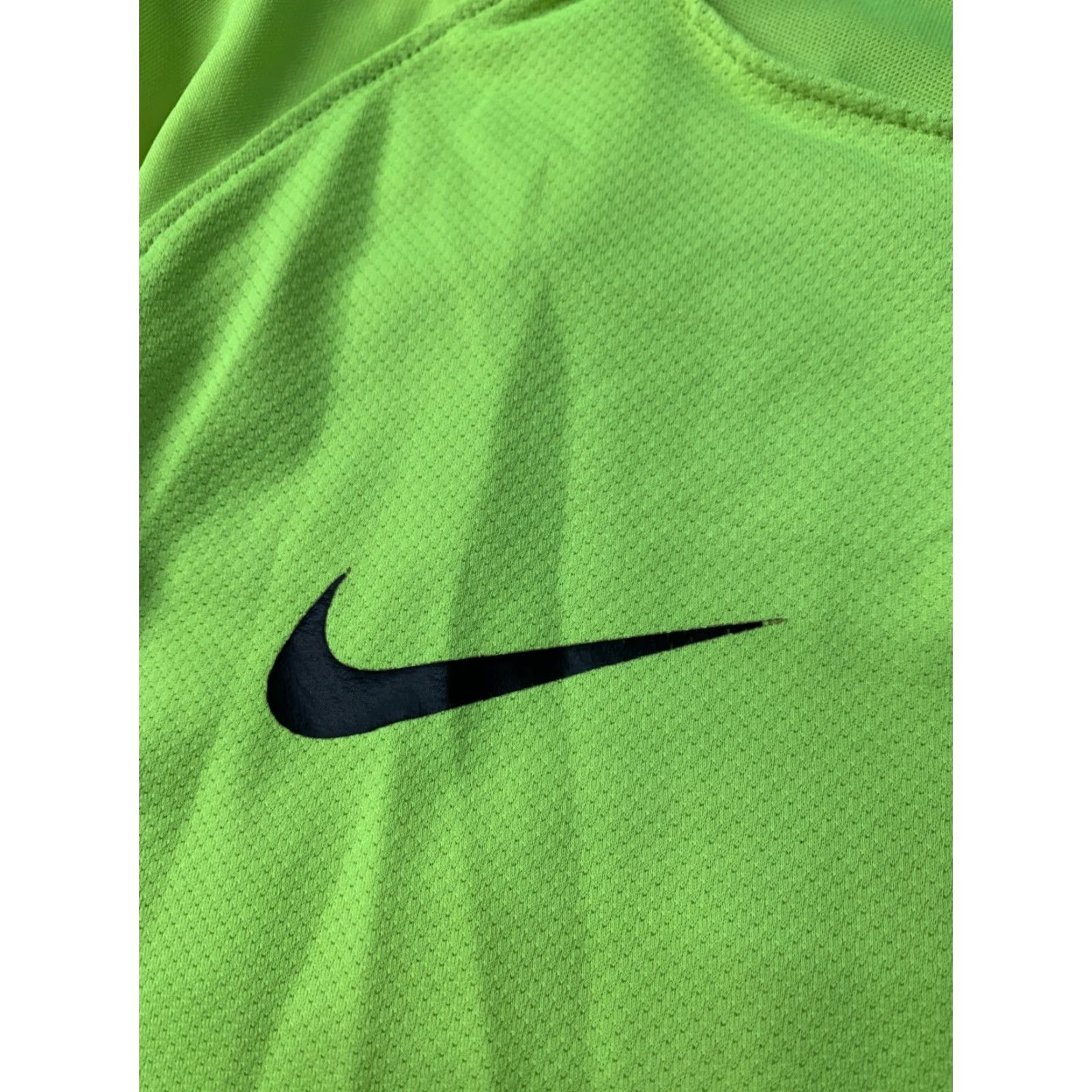Nike Nike Squad Dri-Fit Original 2018 Men Football Soccer Shirt Jersey Tee Size S Neon Short Sleeve Regular 100% Polyester Football Nike Dri-FIT Mens Shirt Size US S / EU 44-46 / 1 - 3 Thumbnail