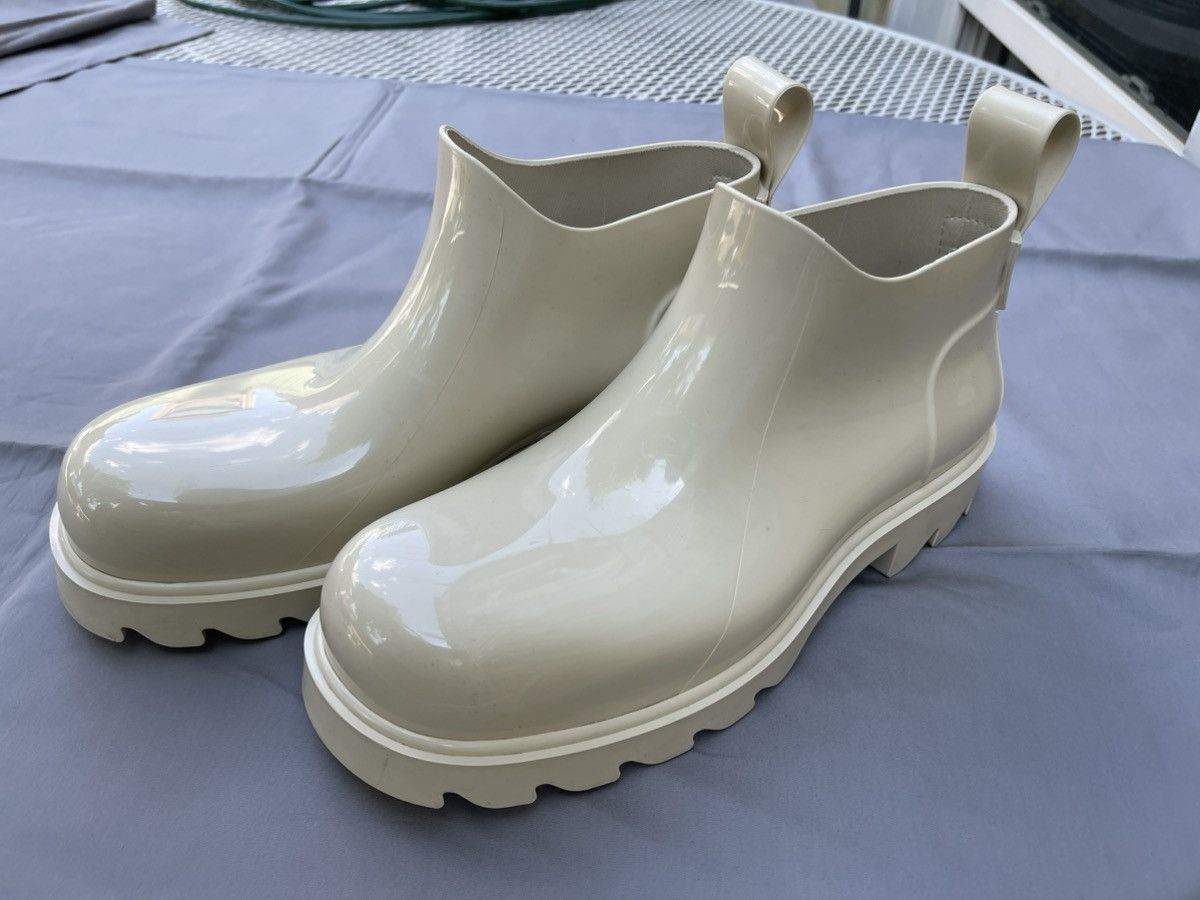 image of Bottega Veneta Stride Ankle Boots in Beige, Men's (Size 9)