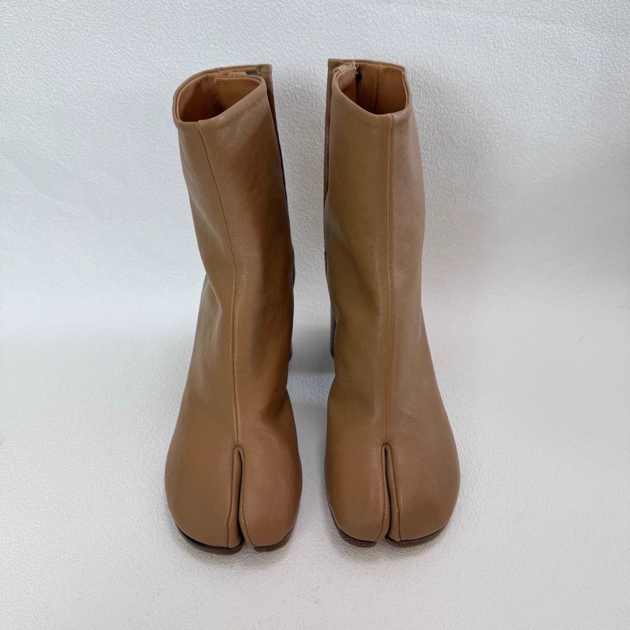 Maison Margiela Brand new, size 36! Maison Margiela Tabi split-toe boots Size US 6 / IT 36 - 1 Thumbnail