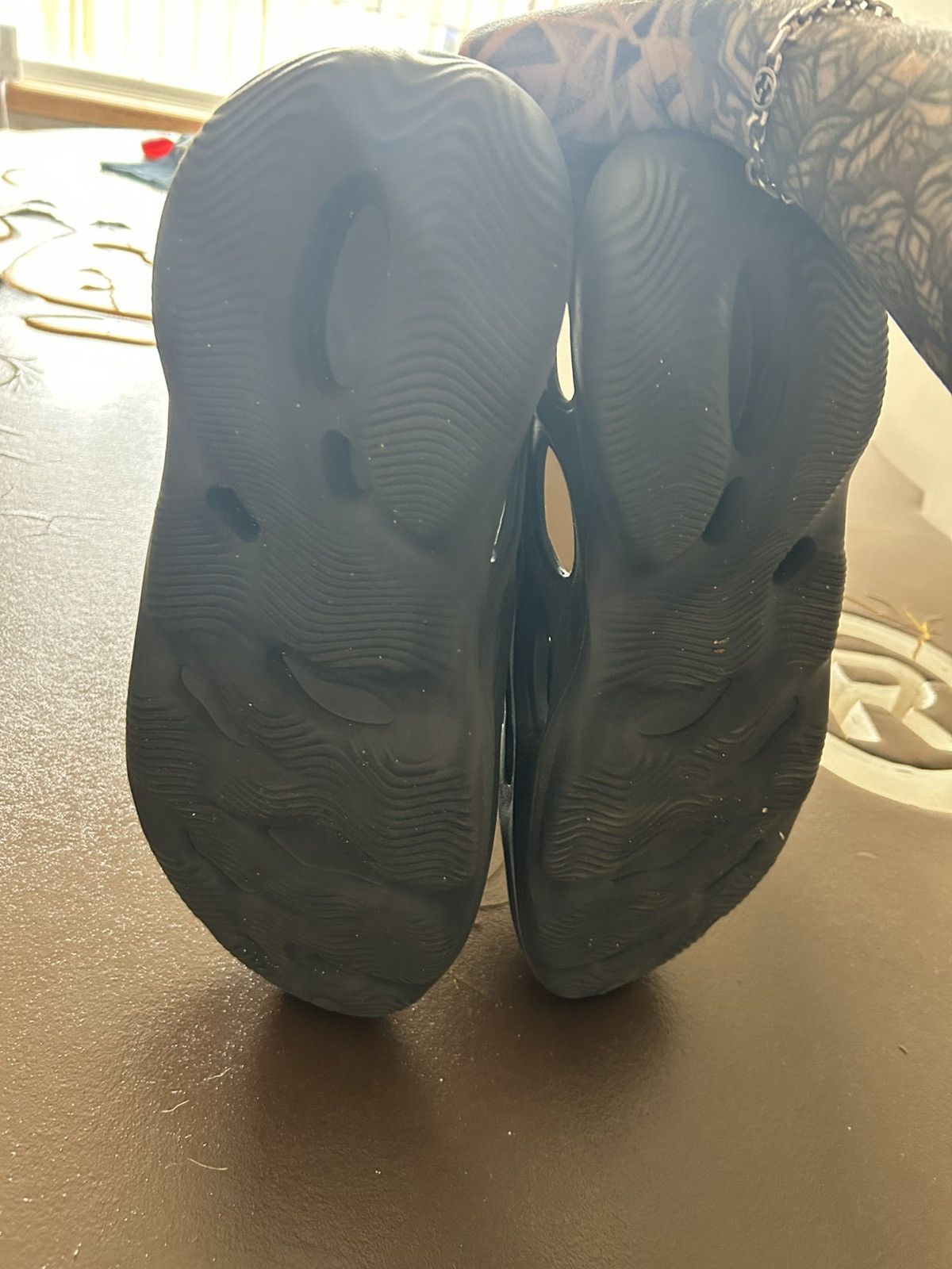 Yeezy Yeezy Foam Runner Onyx Black Size 13 Size US 13 / EU 46 - 6 Thumbnail