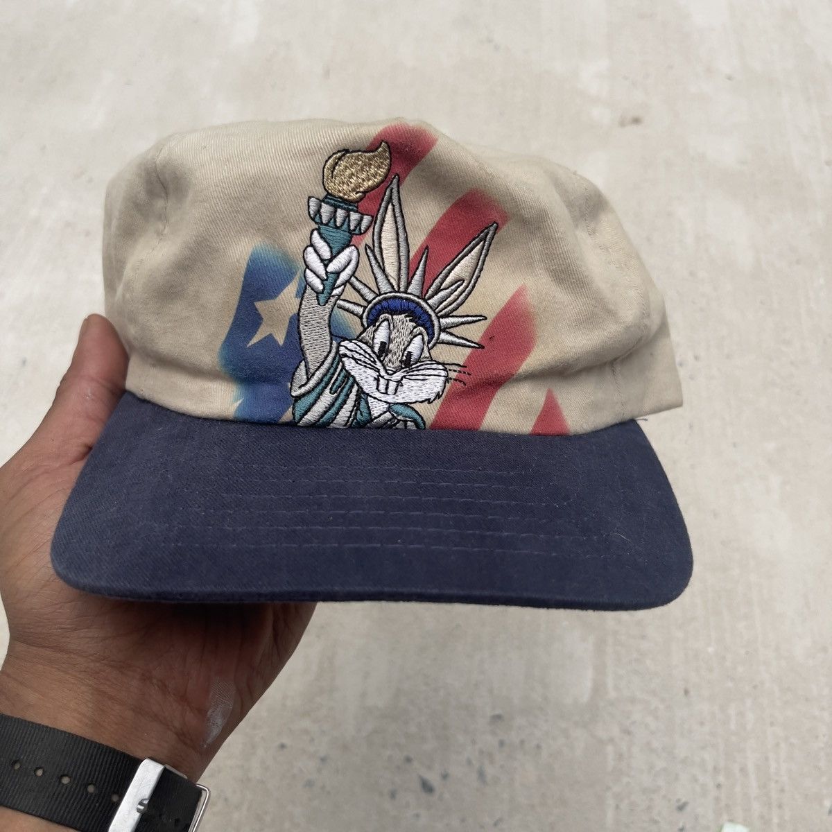 Warner Bros Vintage 90s BUGS BUNNY STATUE OF LIBERTY USA FLAG Snapback Size ONE SIZE - 1 Thumbnail