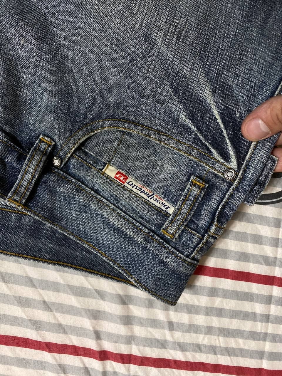Diesel × Vintage Crazy Vintage Diesel Industries Baggy Denim Jeans Y2K Size US 34 / EU 50 - 4 Thumbnail