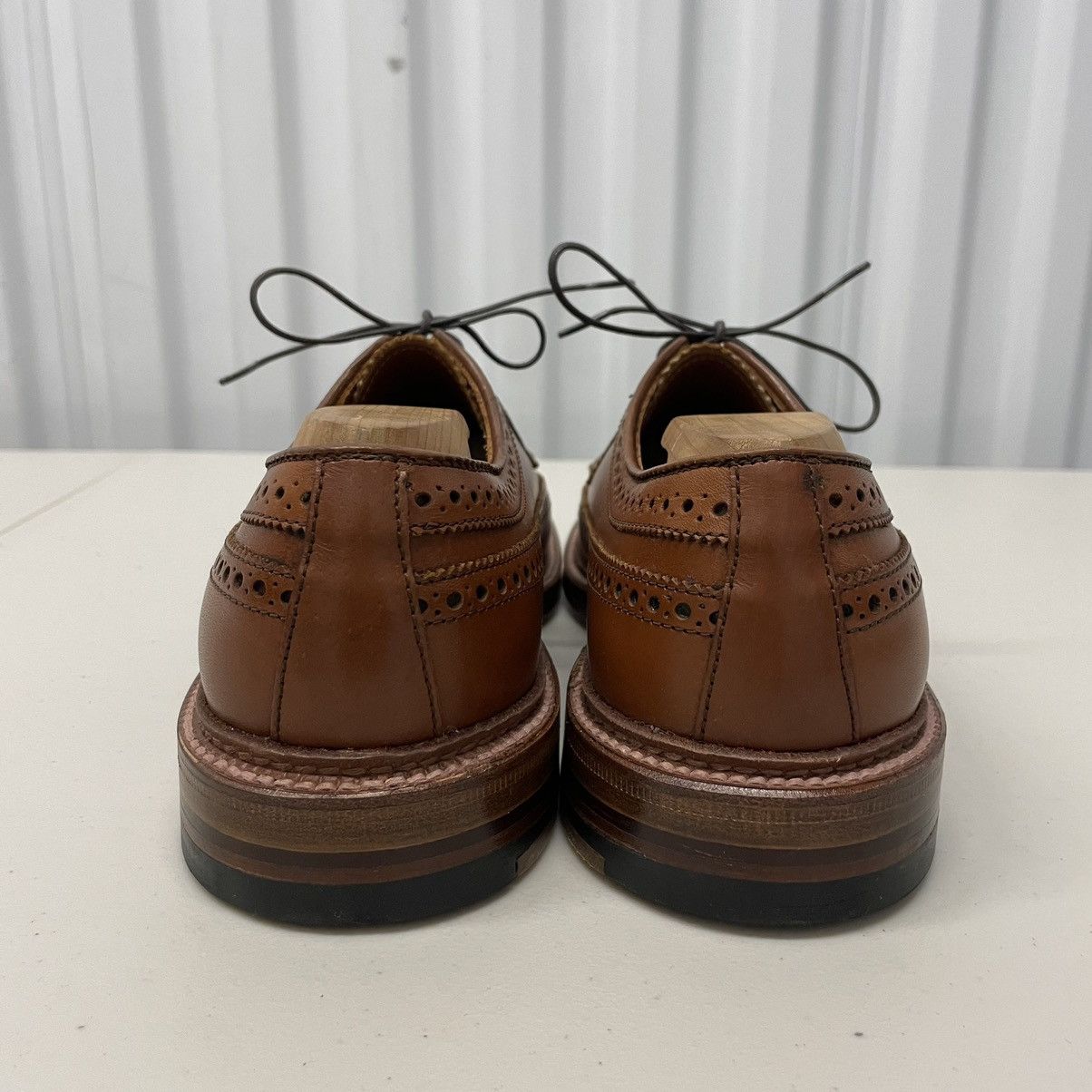 Alden × J.Crew Long Wingtip Bluchers Tobacco Leather Size US 7 / EU 40 - 5 Thumbnail