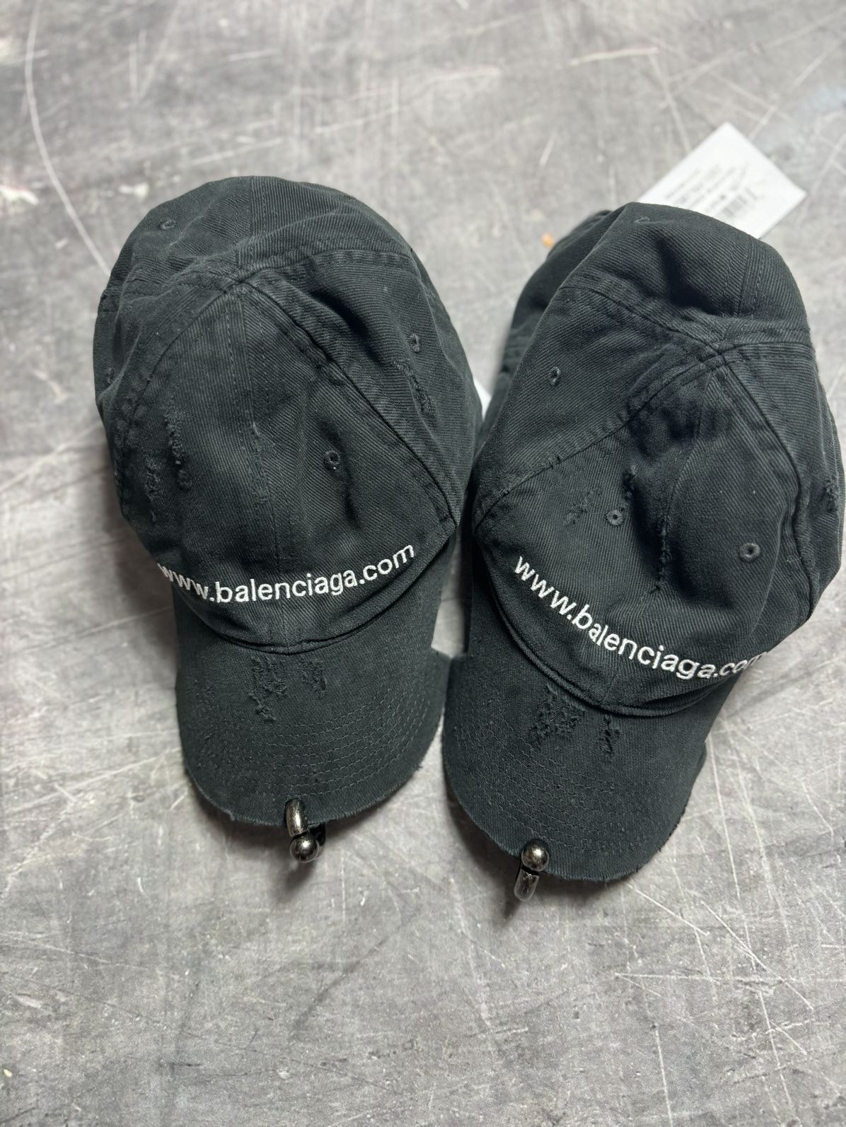 Balenciaga Balenciaga www.Balenciaga.com notched pierced hat Size ONE SIZE - 1 Thumbnail