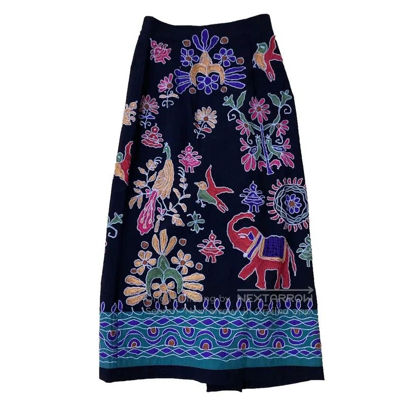 Comme des Garcons Comme des Garcons size M Embroidered skirt Size 23" - 1 Thumbnail