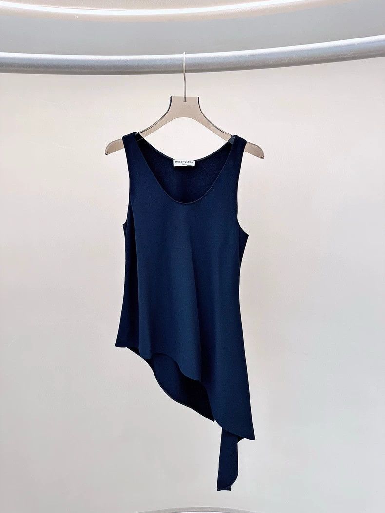 Balenciaga Balenciaga size 36 Black Vest Size XS / US 0-2 / IT 36-38 - 1 Thumbnail