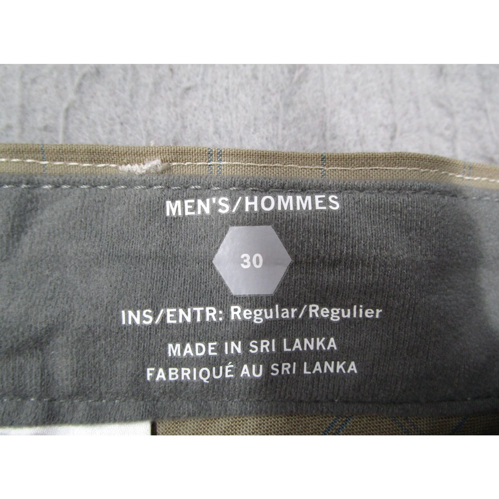 Mountain Hardwear Mountain Hardwear Shorts Mens 30 Beige Plaid Trotter Trunk Outdoor Chino Casual Size US 30 / EU 46 - 3 Thumbnail