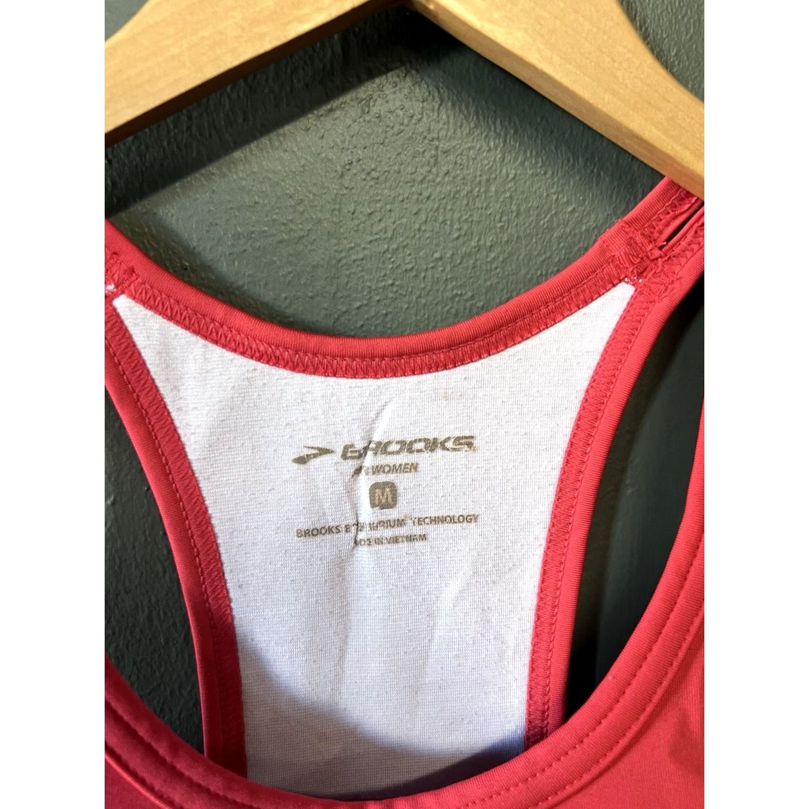 Brooks Brooks Shirt Womens M Red Running Sleeveless Athletic Built Bra Size Size M / US 6-8 / IT 42-44 - 3 Thumbnail