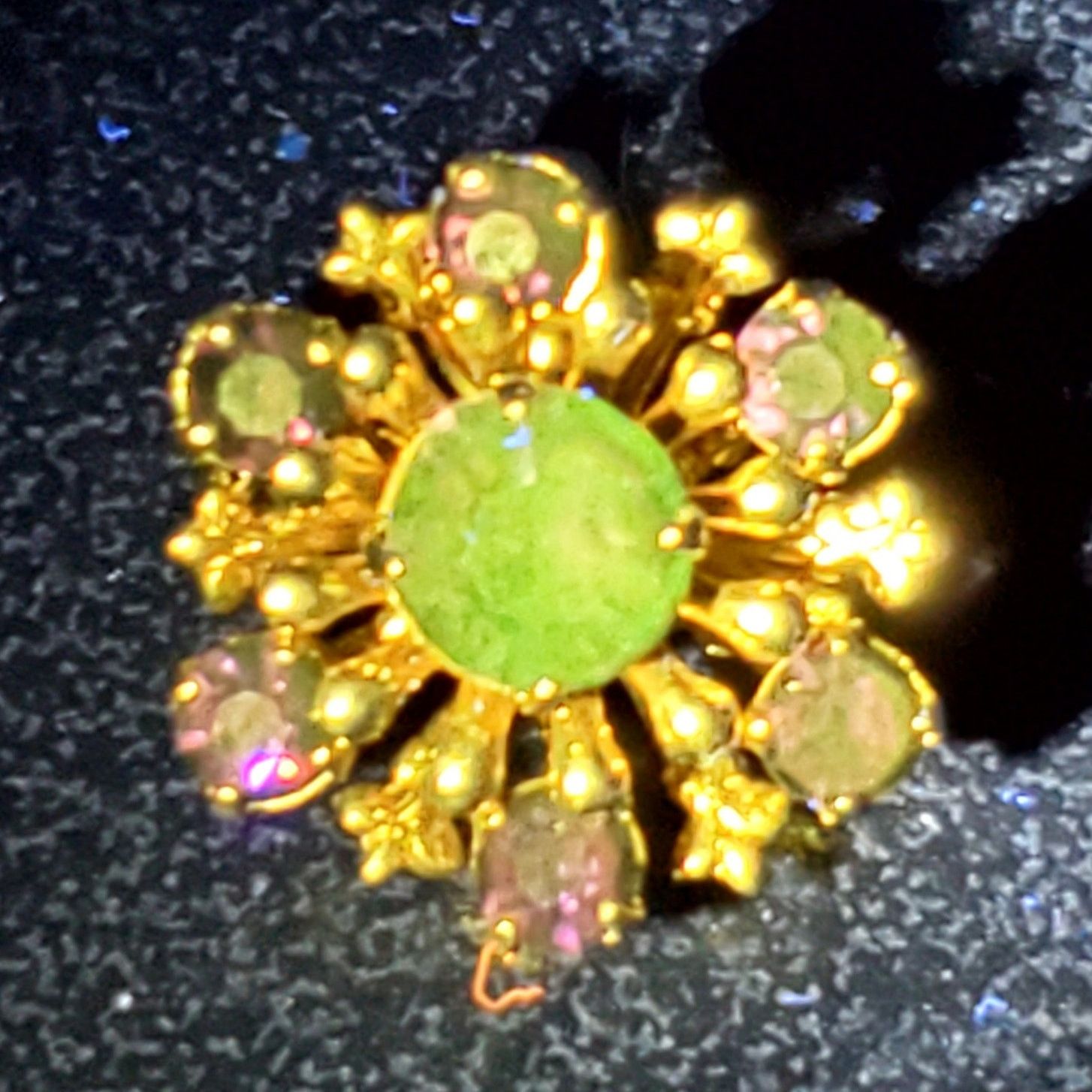 Other Starburst Brooch Purple Rhinestones Riveted Back 1/2" Vtg Size ONE SIZE - 2 Thumbnail