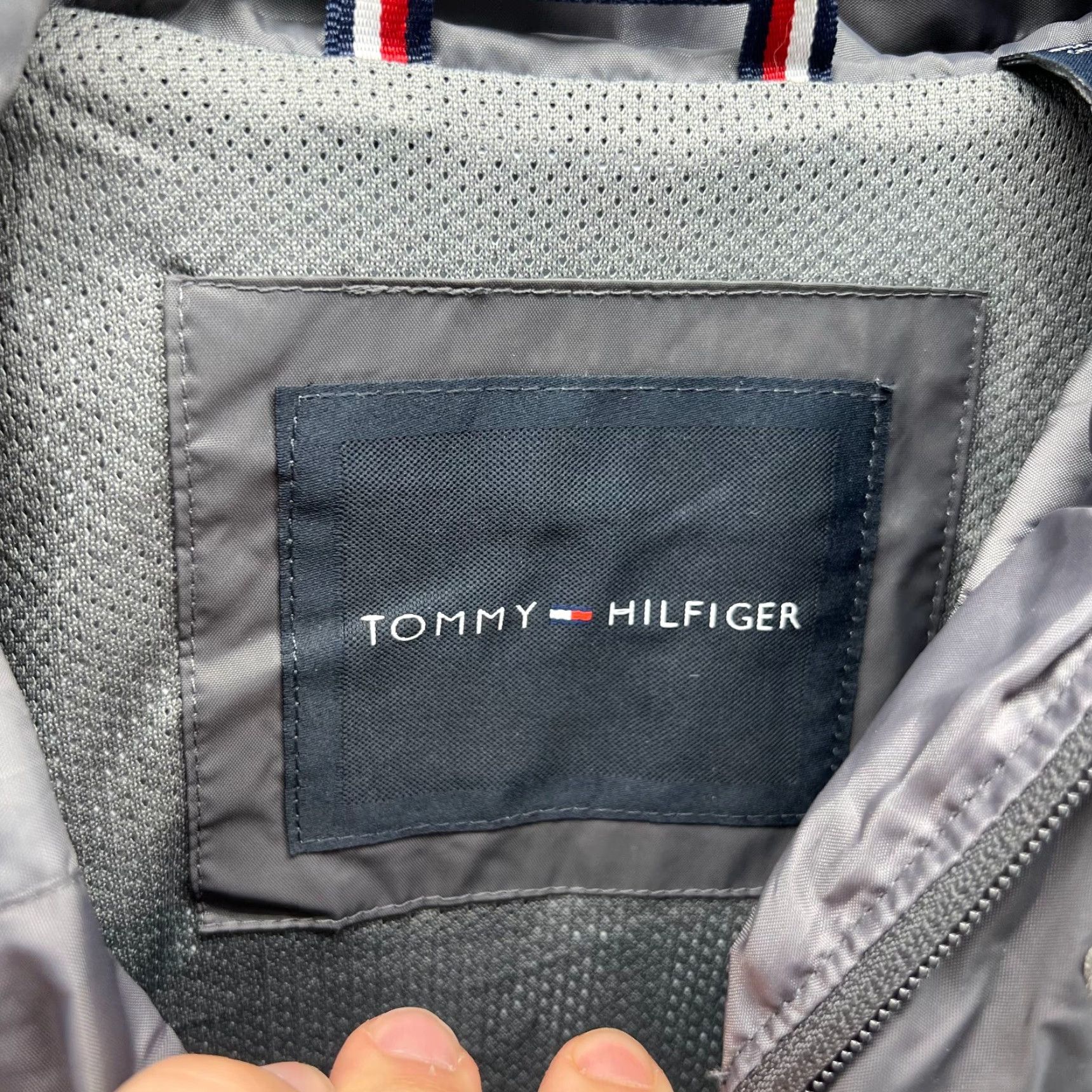 Tommy Hilfiger Tommy Hilfiger Jacket MenS Medium Grey Hoodie Full Zip Nylon Windbreaker Vintage Size US M / EU 48-50 / 2 - 7 Thumbnail