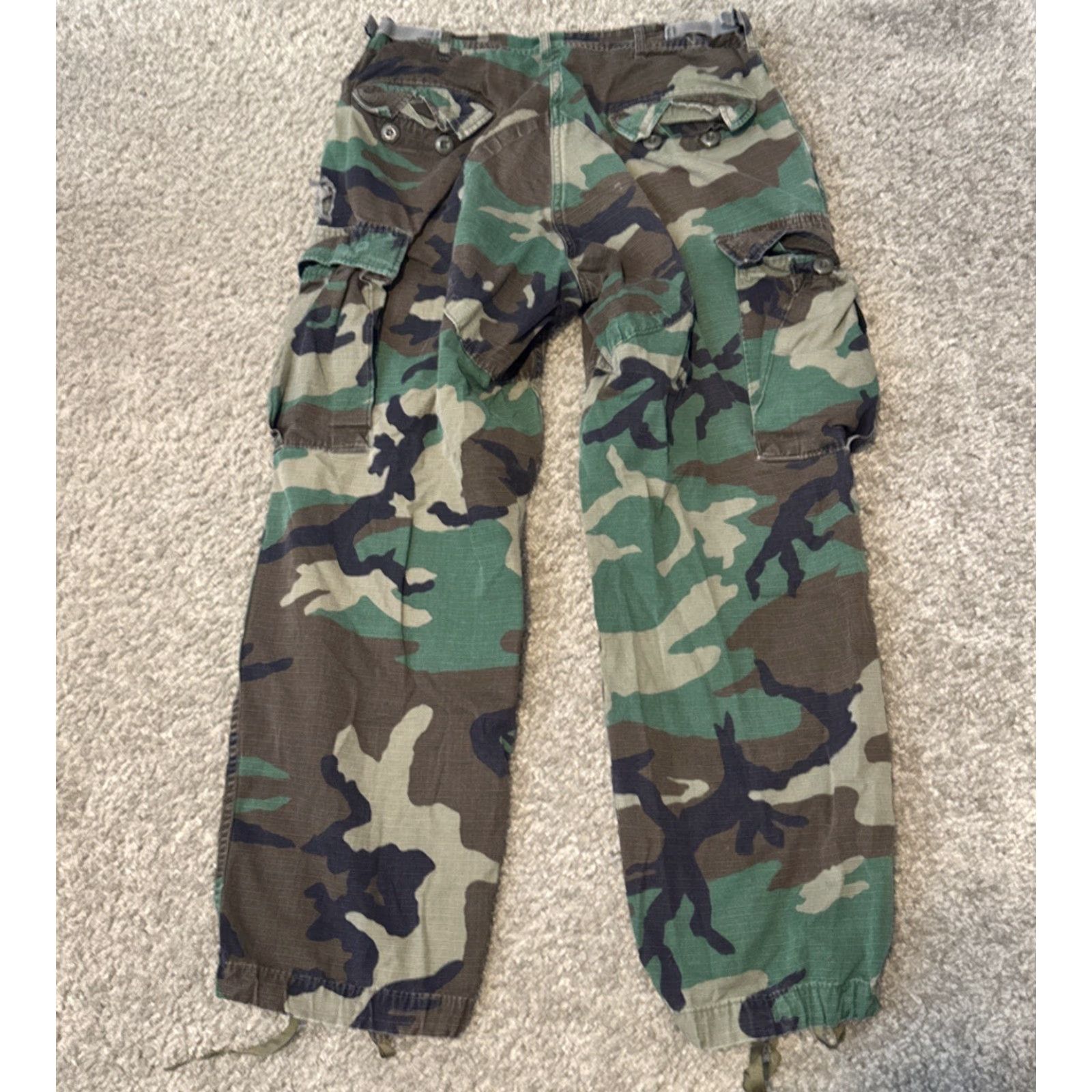 AMO VINTAGE Military Camo Button Fly Army Green Camouflage Pants Mens Regular Cargo 28 Inseam Medium Short Green Camouflage Pattern 32x28" Size US 31 - 2 Thumbnail