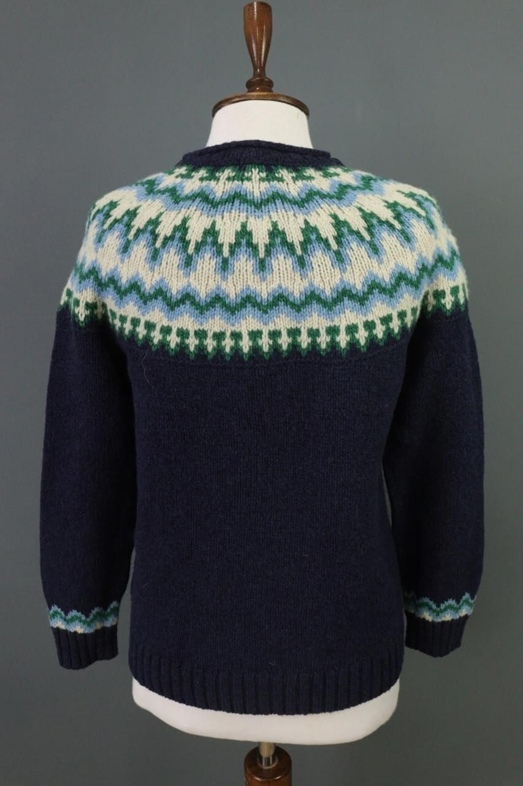 L.L. Bean L.L.Bean Navy Geometric 100% Wool Crew Neck Sweater Size M Size M / US 6-8 / IT 42-44 - 11 Thumbnail