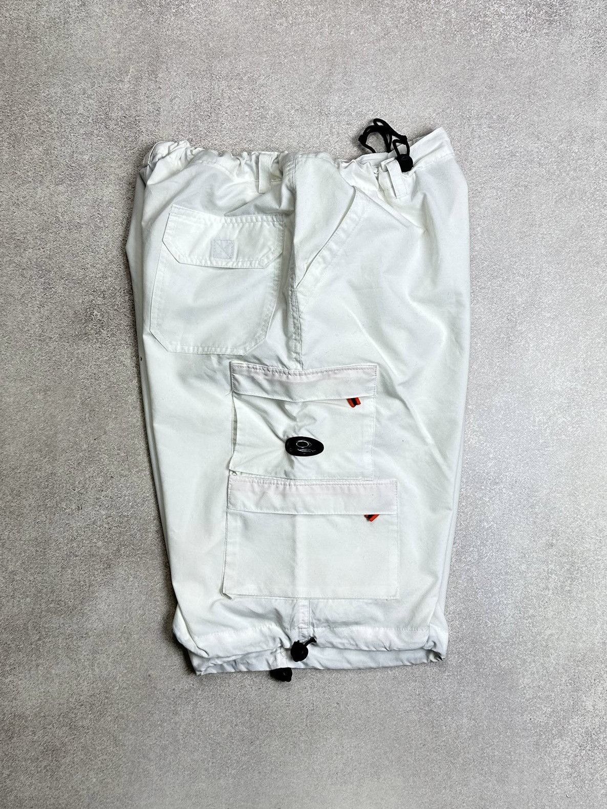 Vintage Vintage 90s Oakley Nylon Adjustable Shorts Jorts White M Size US 32 / EU 48 - 1 Thumbnail