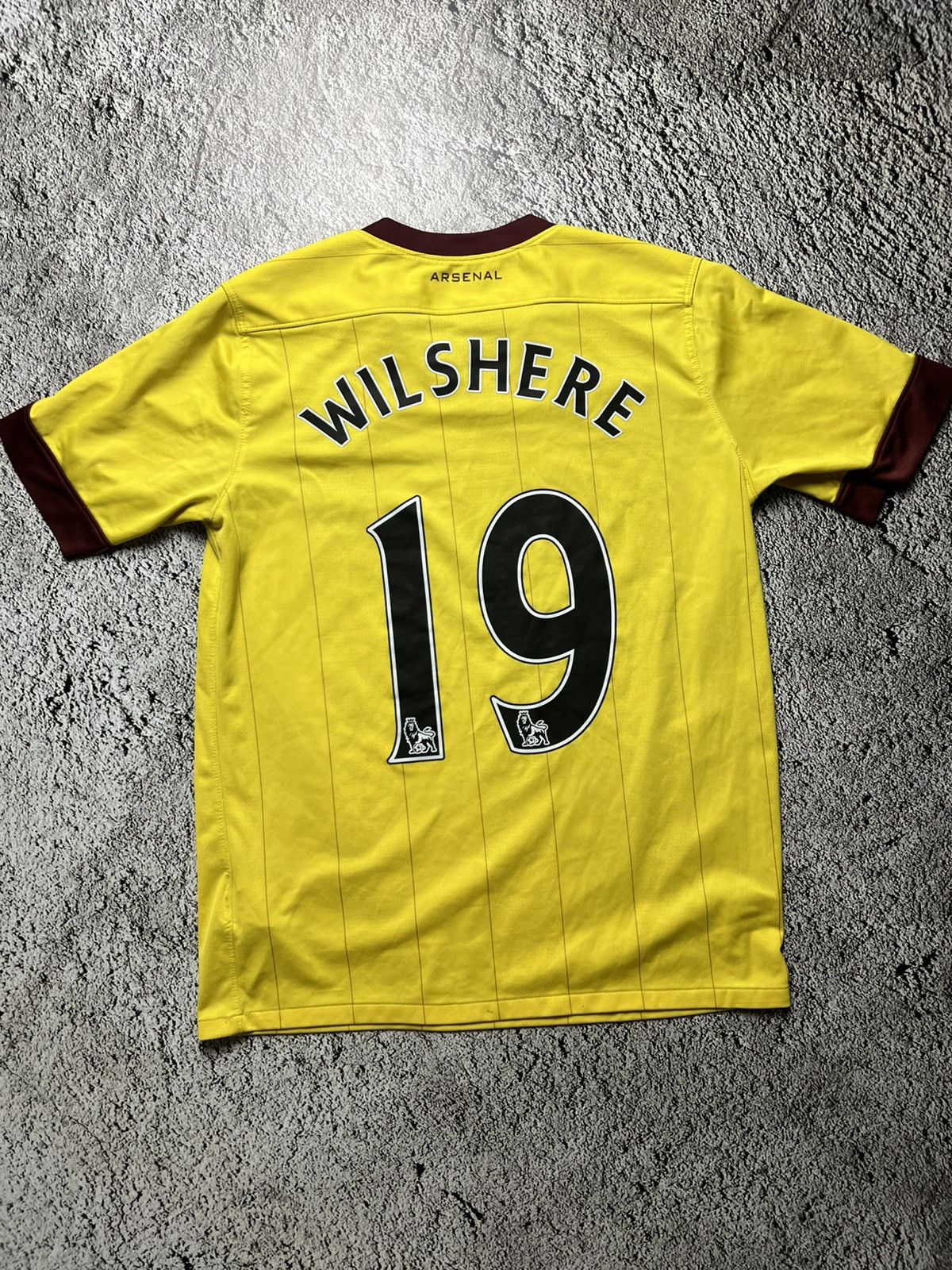 Nike 2010 Nike Arsenal London Jack Wilshere vintage jersey Size US S / EU 44-46 / 1 - 1 Thumbnail