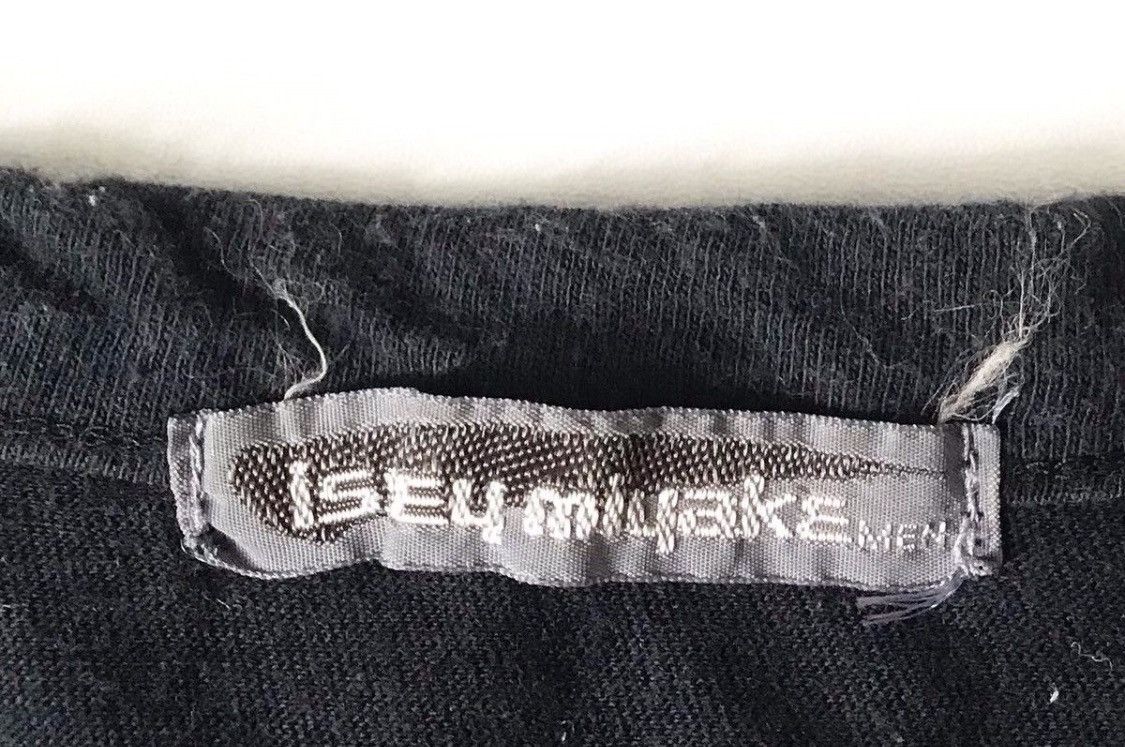 Issey Miyake Vintage issey miyake men sleeve logo tee Size US M / EU 48-50 / 2 - 2 Thumbnail