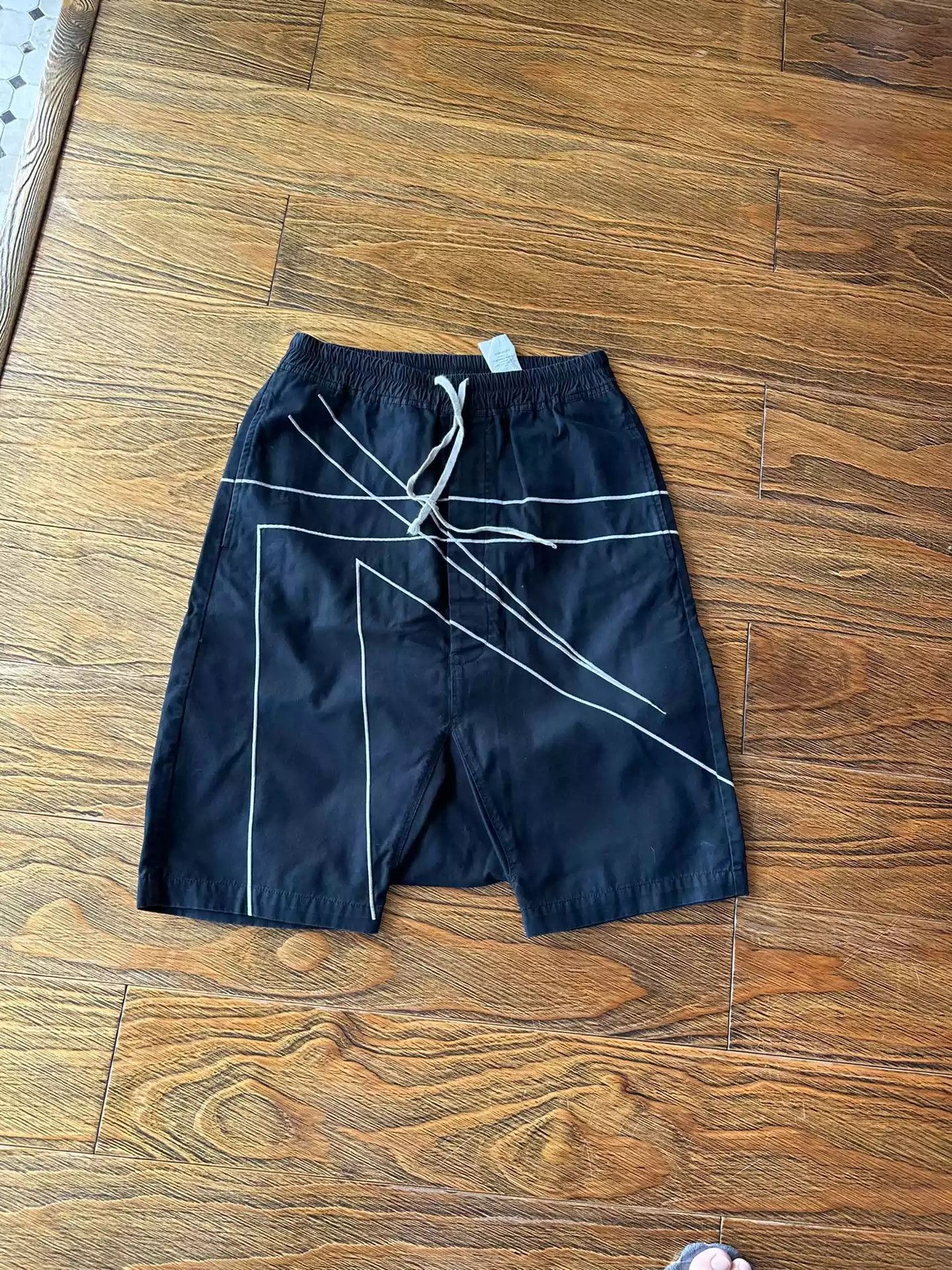 Rick Owens Rick owens main line six-pointed star embroidered shorts-25 Size US 32 / EU 48 - 1 Thumbnail
