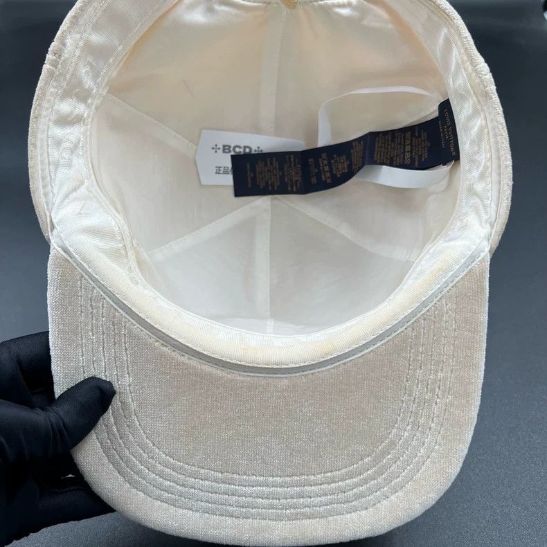 Louis Vuitton Louis Vuitton Flocked presbyopic baseball cap Size ONE SIZE - 3 Thumbnail