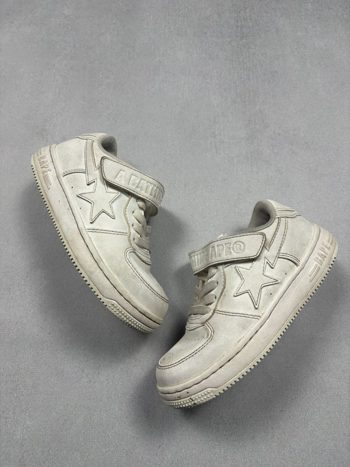 Bape A Bathing Ape Bapesta M2 Low Kids Velcro Triple White US 11K Size US 5 / EU 37 - 1 Thumbnail