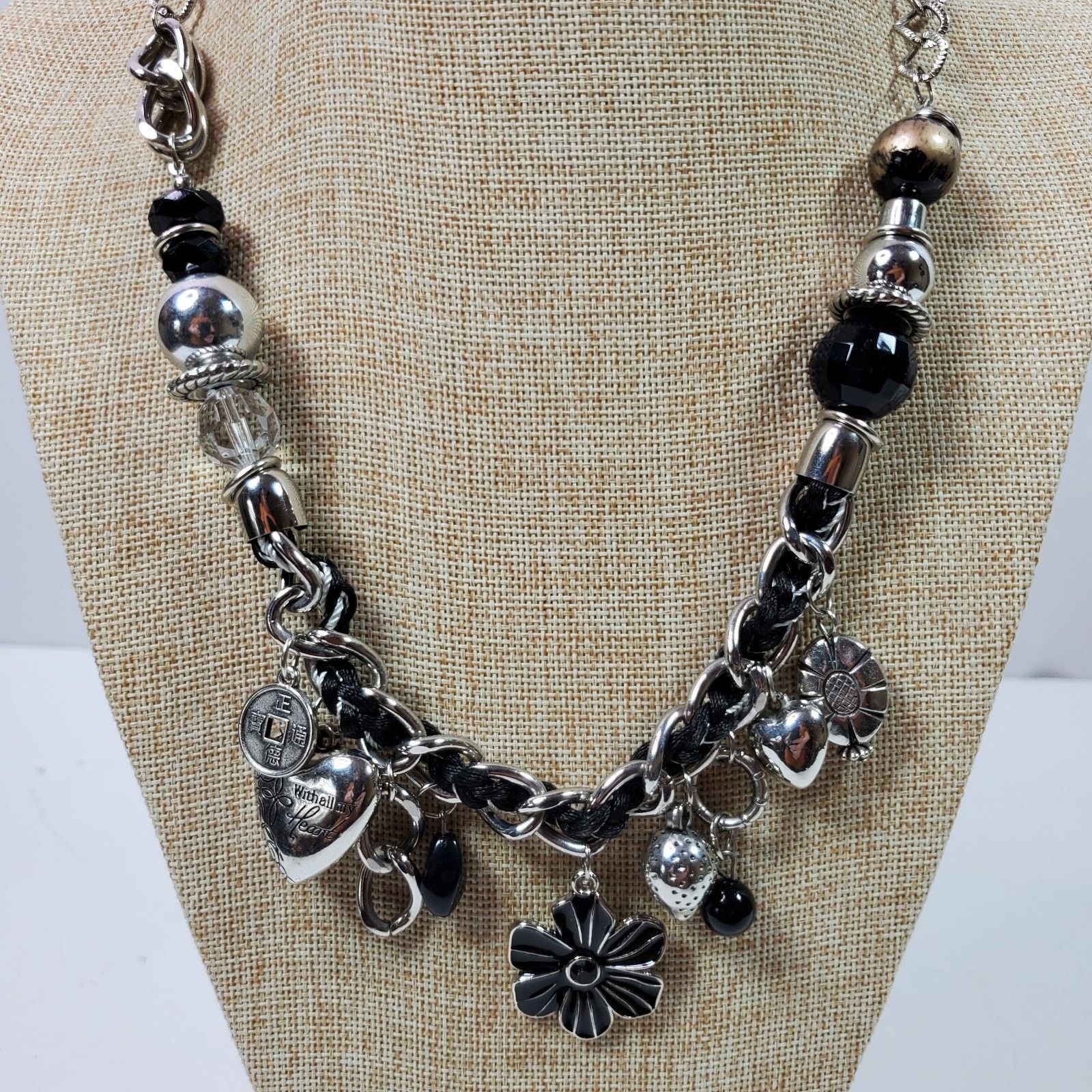 The Unbranded Brand Hippie Flower Heart Bling Necklace 20 Inch Long NEW Size ONE SIZE - 1 Thumbnail