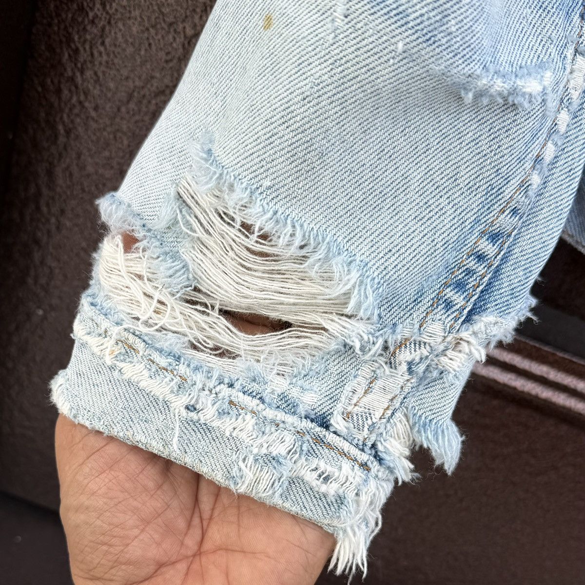 Levi's Vintage Levi’s Distressed Denim Light Wash Grunge Trucker Size US L / EU 52-54 / 3 - 15 Thumbnail